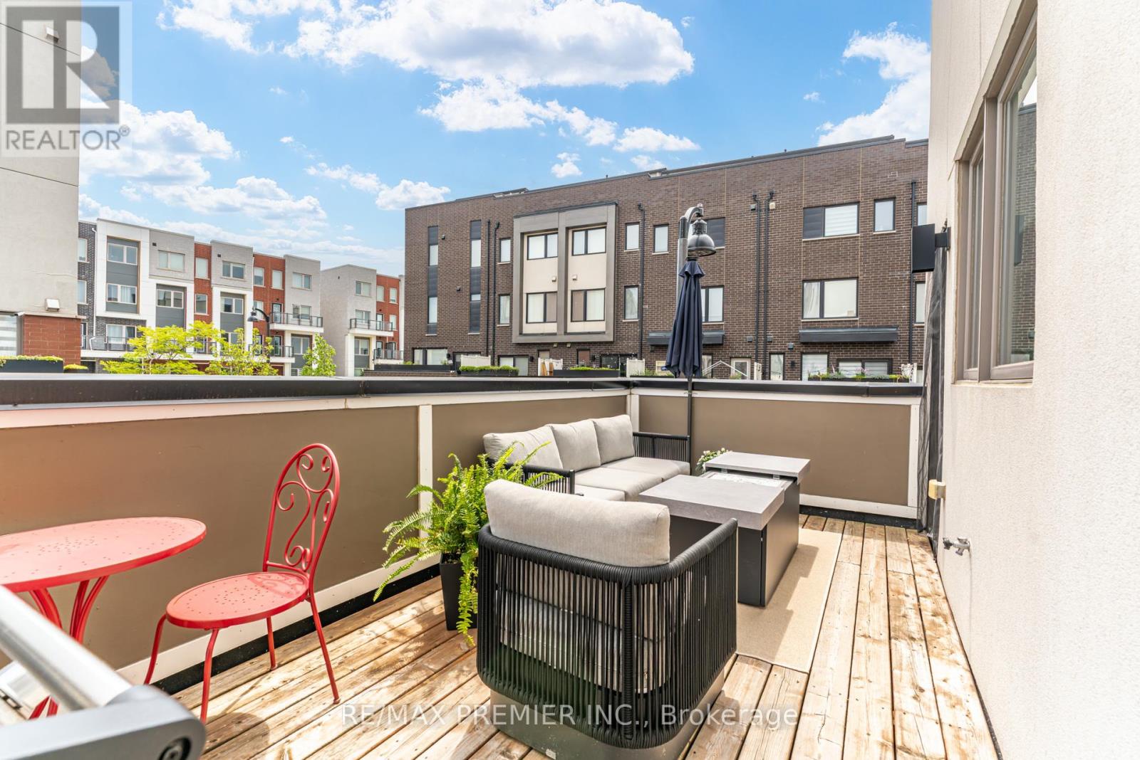 1 - 45 Thomas Mulholland Drive, Toronto (downsview-roding-cfb), Ontario