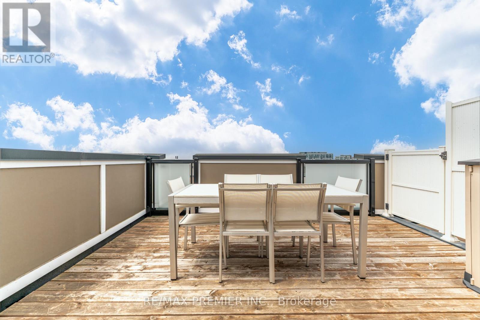 1 - 45 Thomas Mulholland Drive, Toronto (downsview-roding-cfb), Ontario