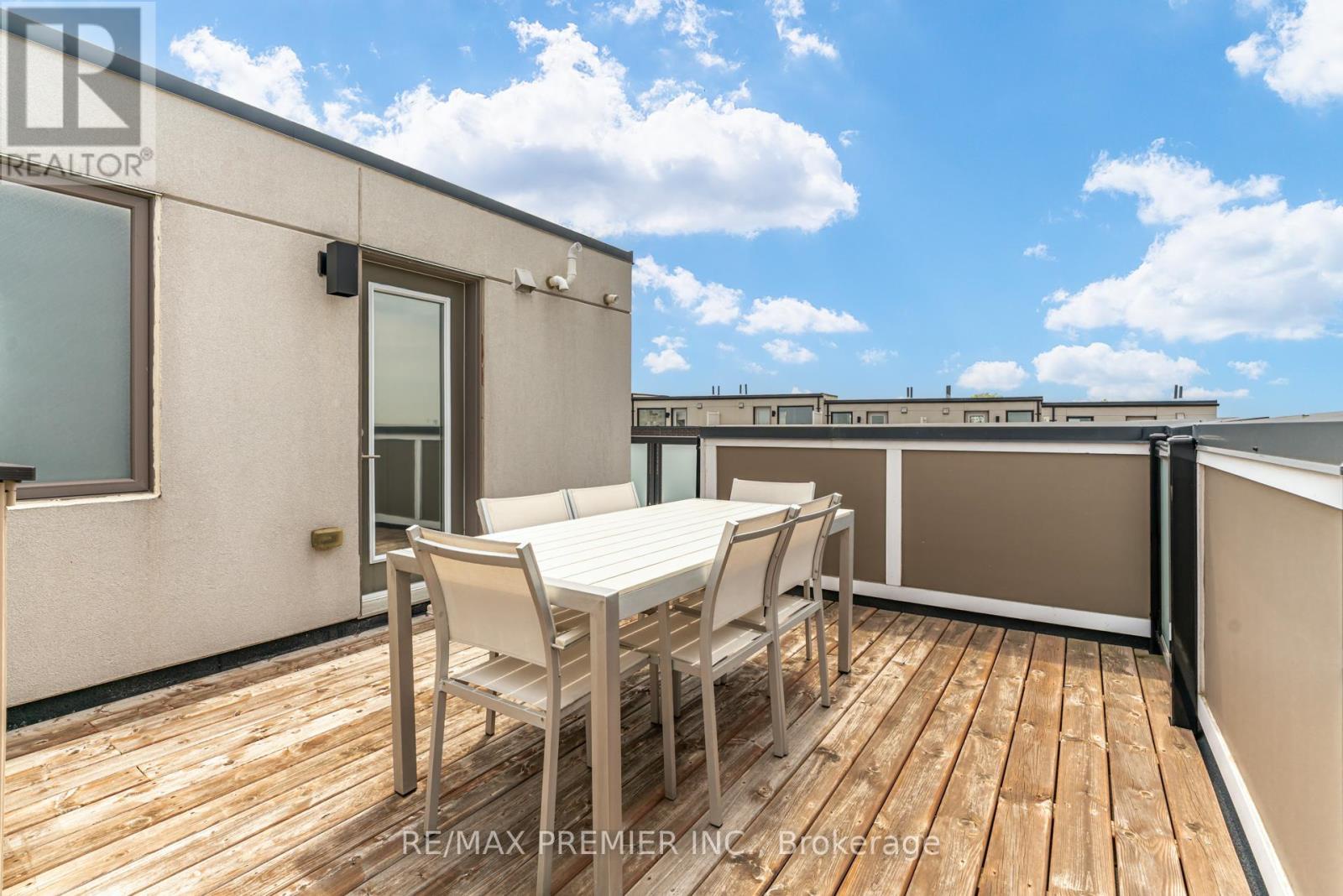 1 - 45 Thomas Mulholland Drive, Toronto (downsview-roding-cfb), Ontario