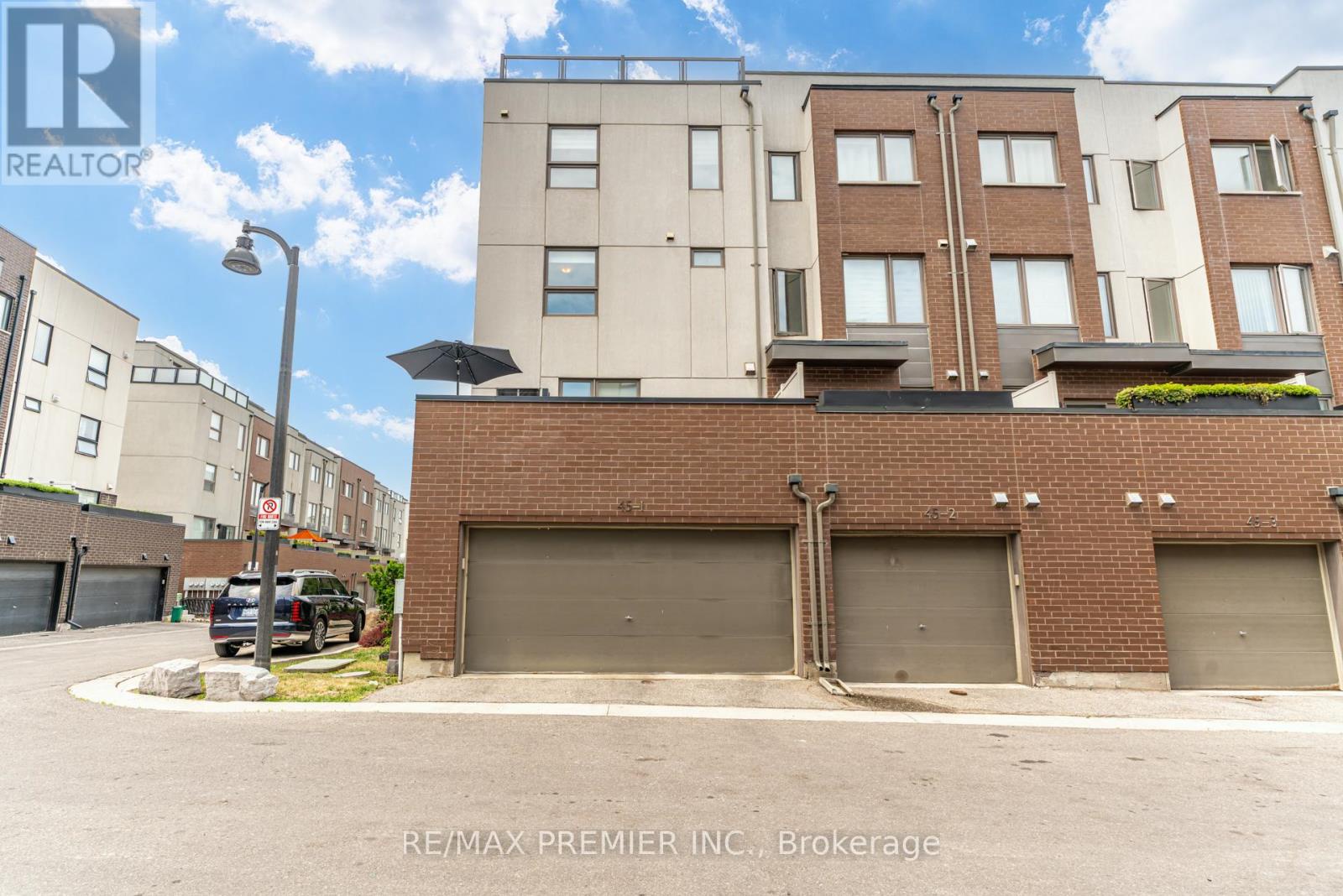 1 - 45 Thomas Mulholland Drive, Toronto (downsview-roding-cfb), Ontario