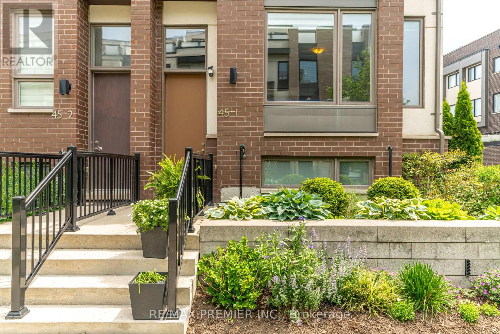 1 - 45 Thomas Mulholland Drive, Toronto (downsview-roding-cfb), Ontario