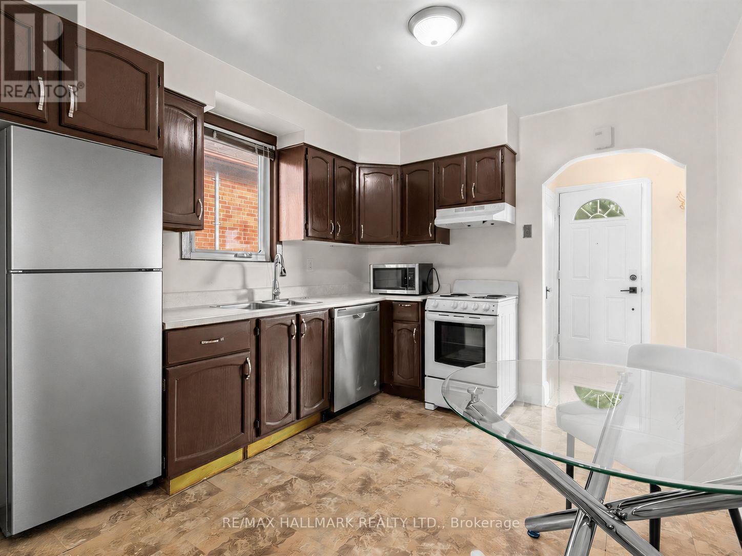 38 Ypres Road, Toronto (keelesdale-eglinton West), Ontario