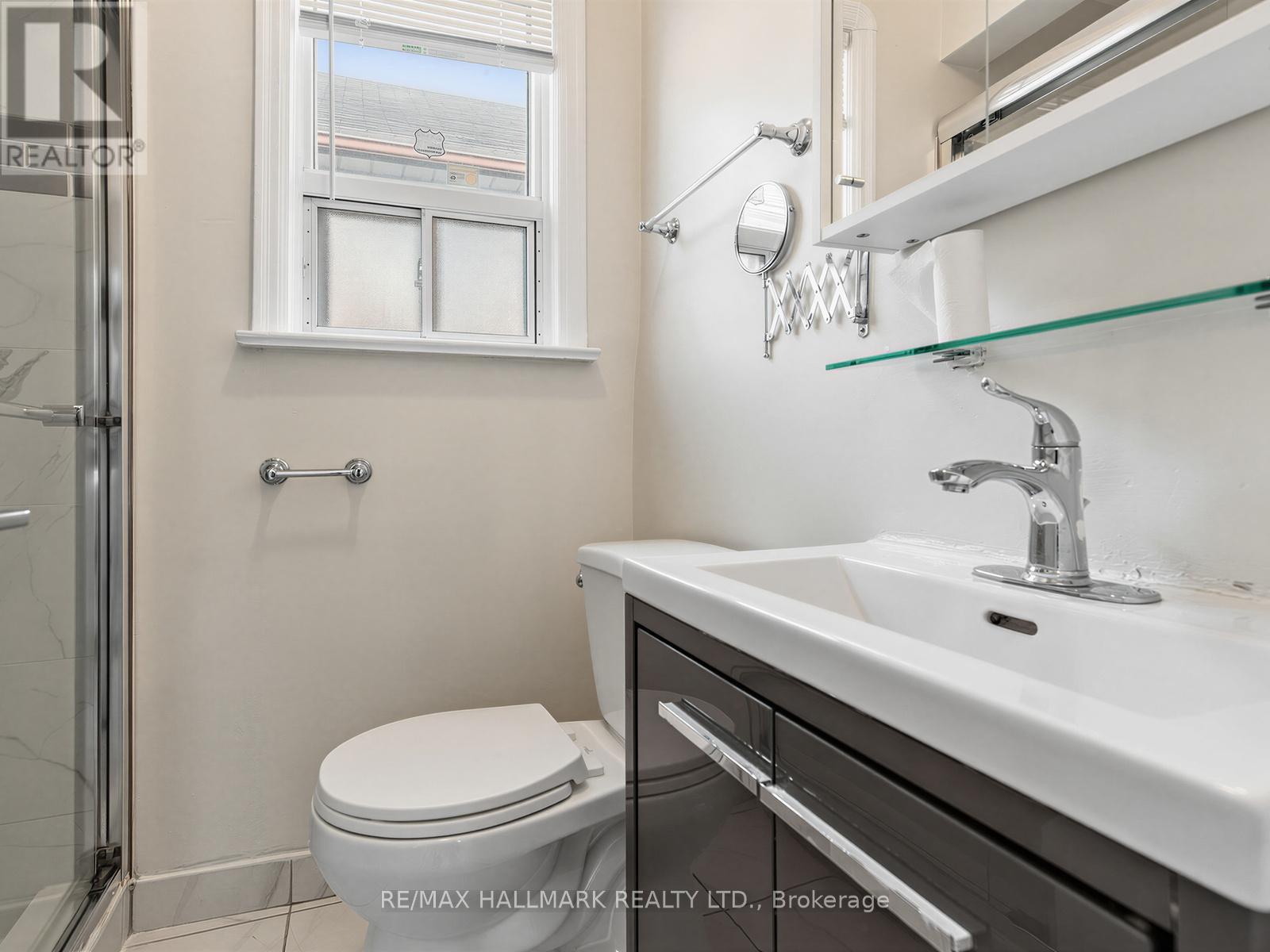 38 Ypres Road, Toronto (keelesdale-eglinton West), Ontario