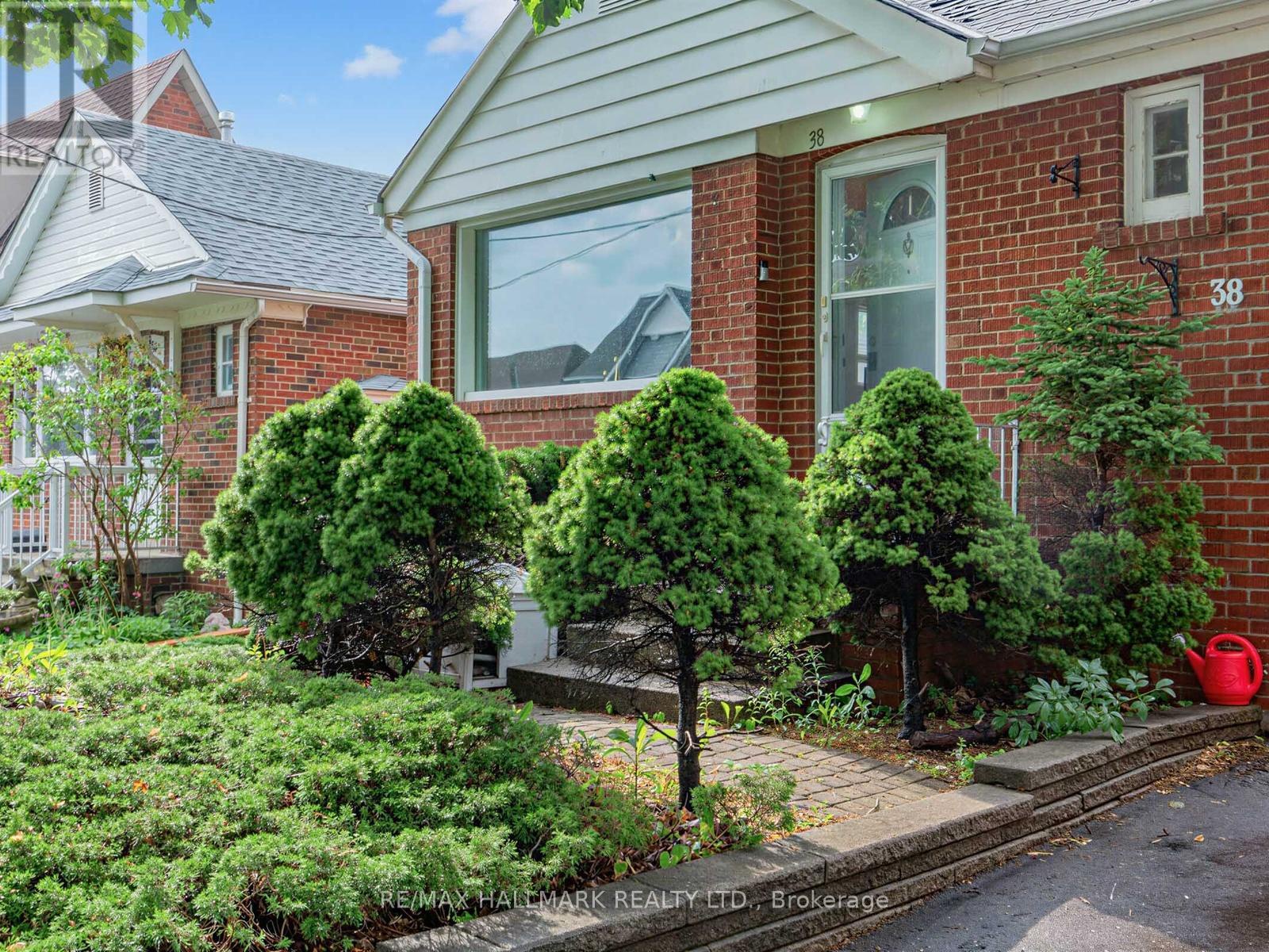 38 Ypres Road, Toronto (keelesdale-eglinton West), Ontario