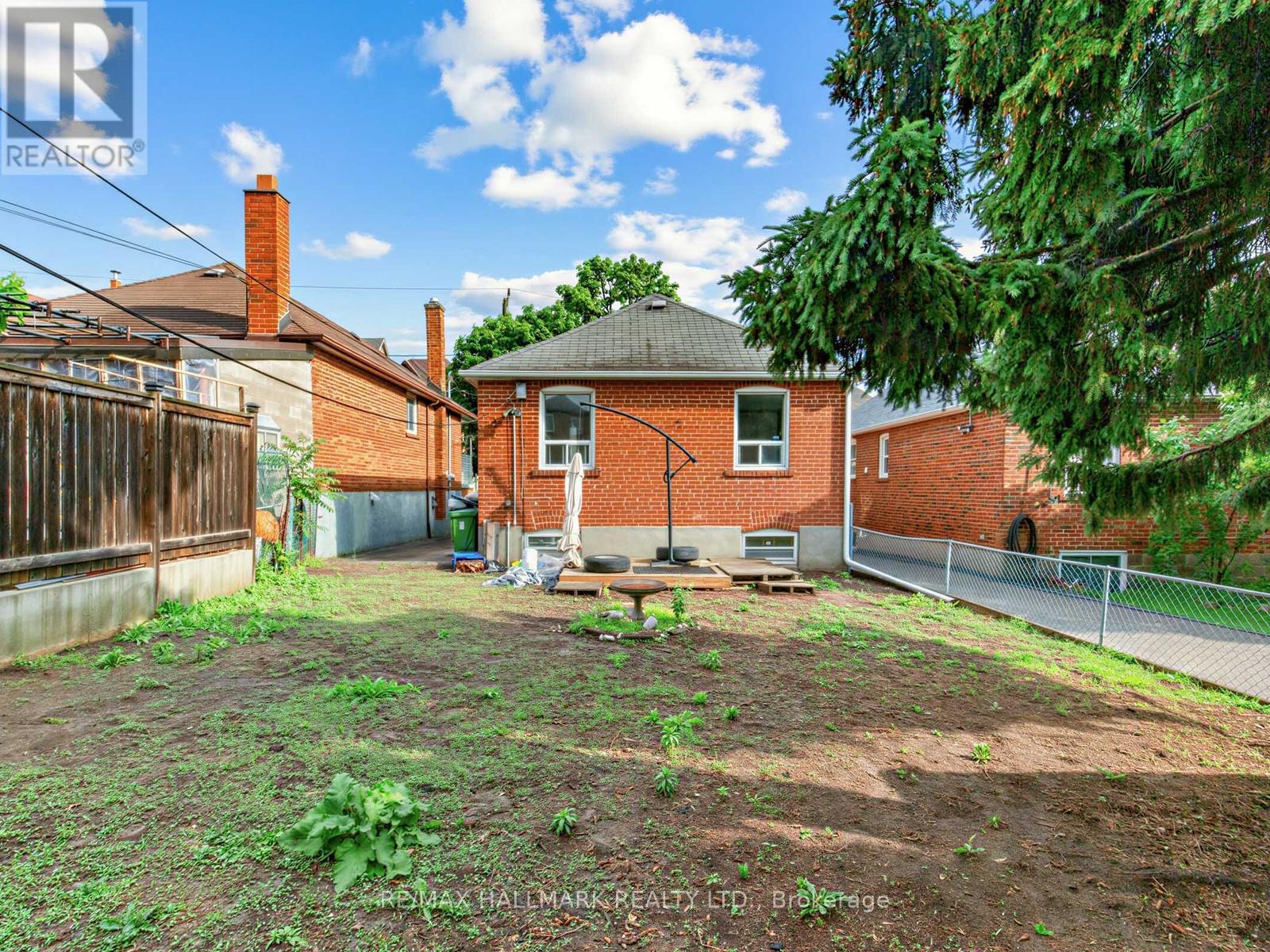 38 Ypres Road, Toronto (keelesdale-eglinton West), Ontario