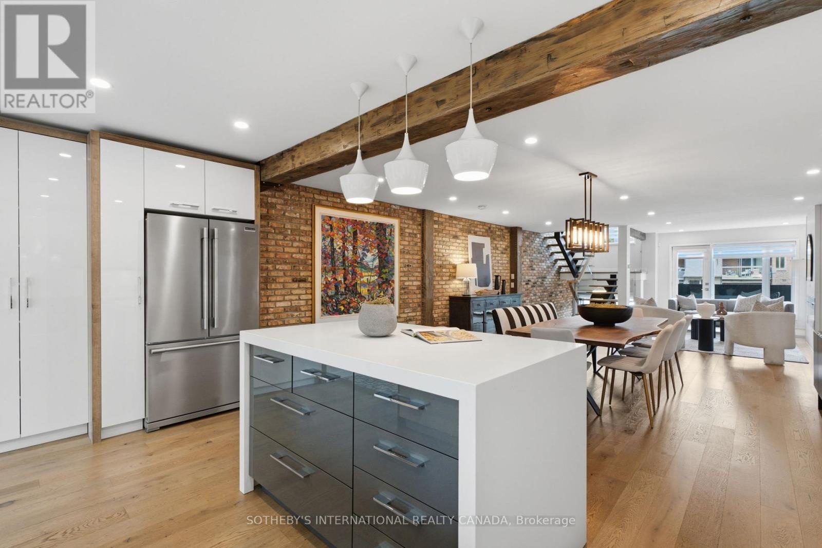 32 Eaton Avenue, Toronto (danforth), Ontario