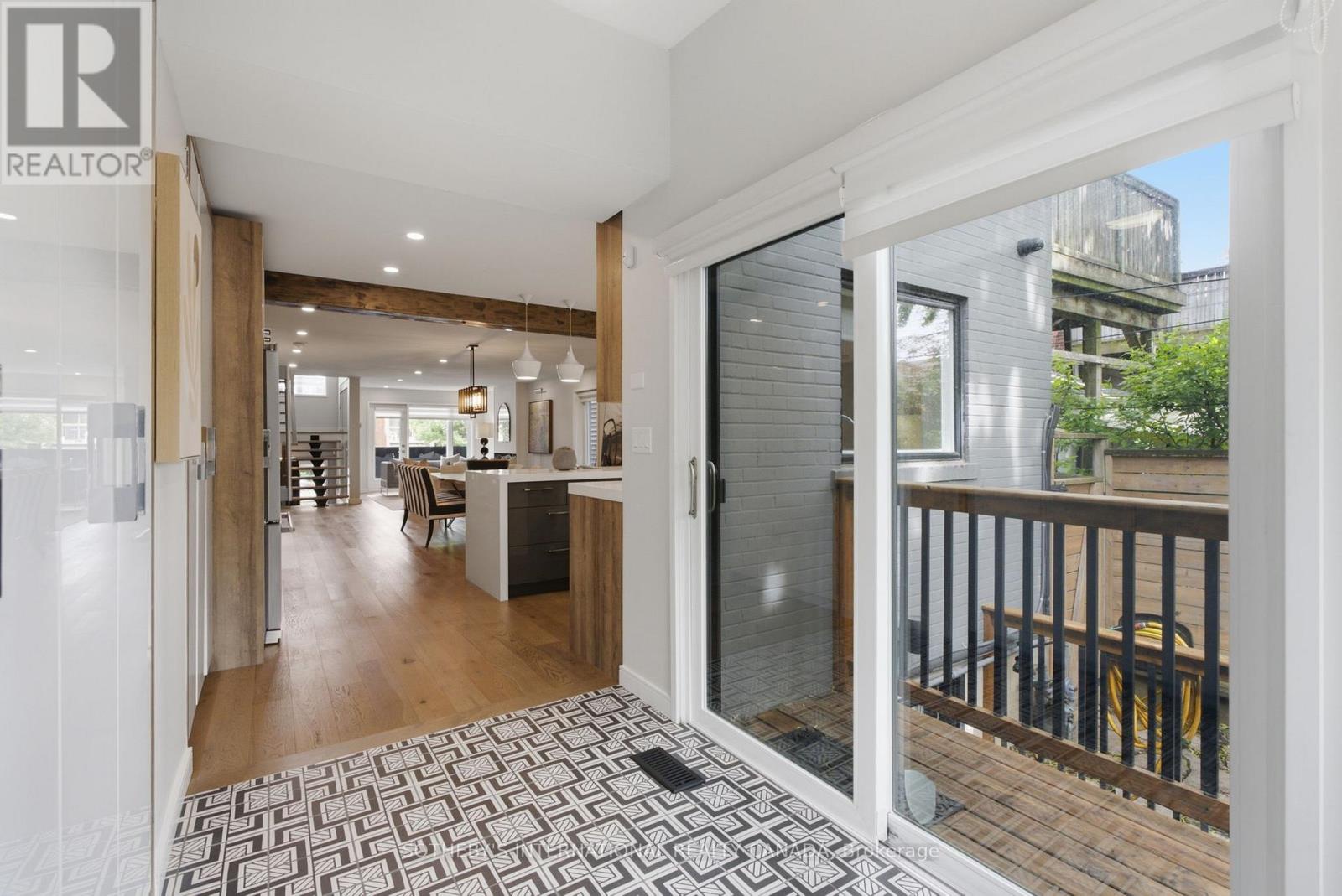 32 Eaton Avenue, Toronto (danforth), Ontario