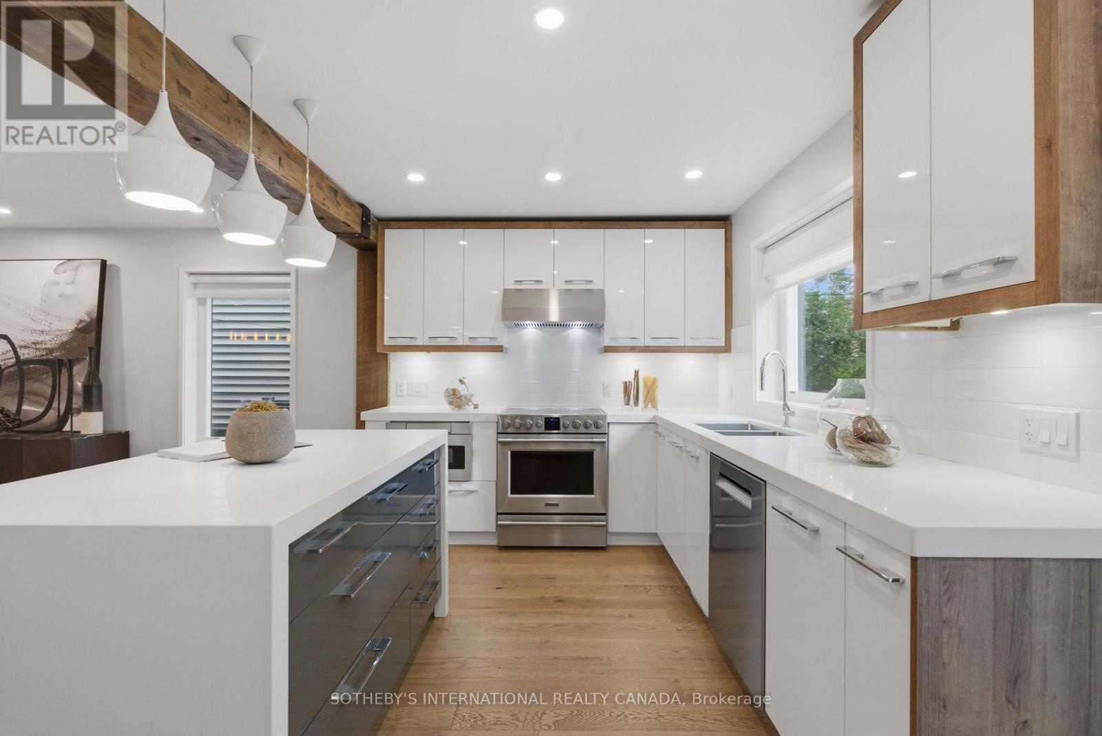32 Eaton Avenue, Toronto (danforth), Ontario