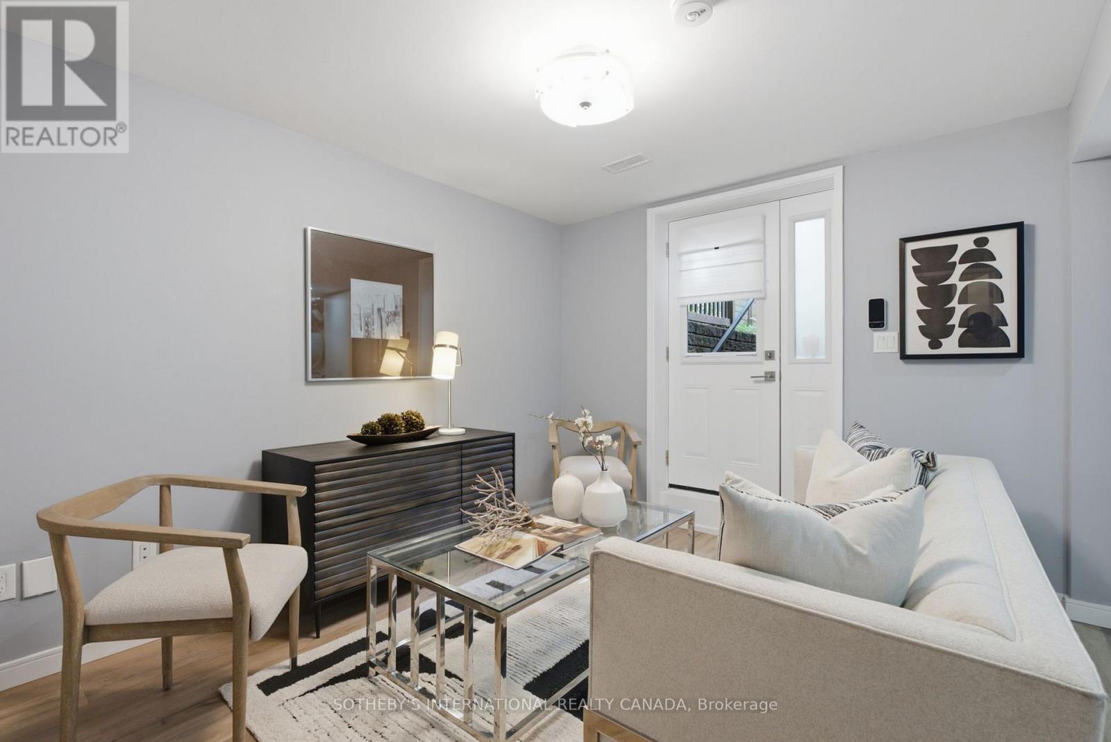 32 Eaton Avenue, Toronto (danforth), Ontario