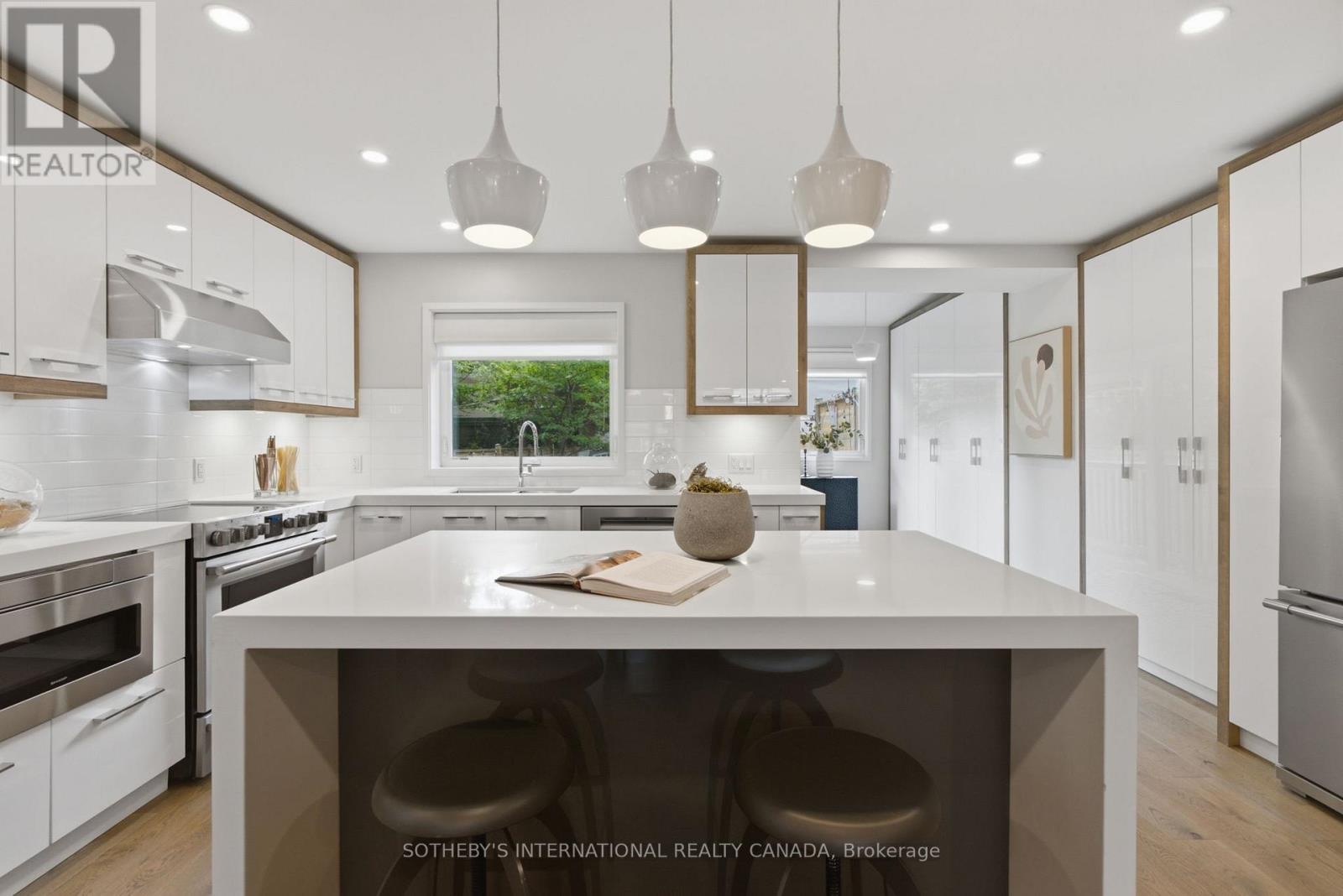 32 Eaton Avenue, Toronto (danforth), Ontario