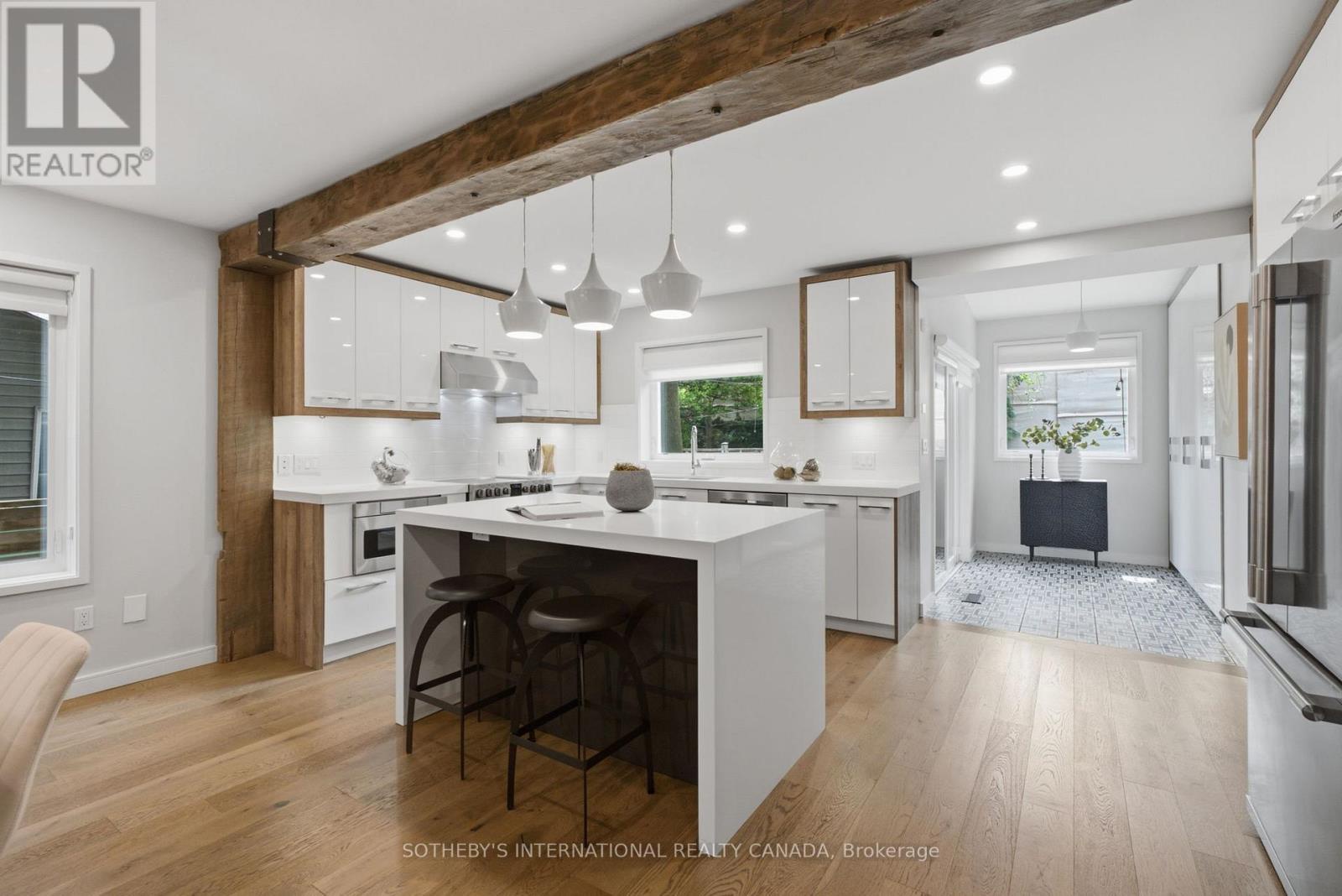32 Eaton Avenue, Toronto (danforth), Ontario