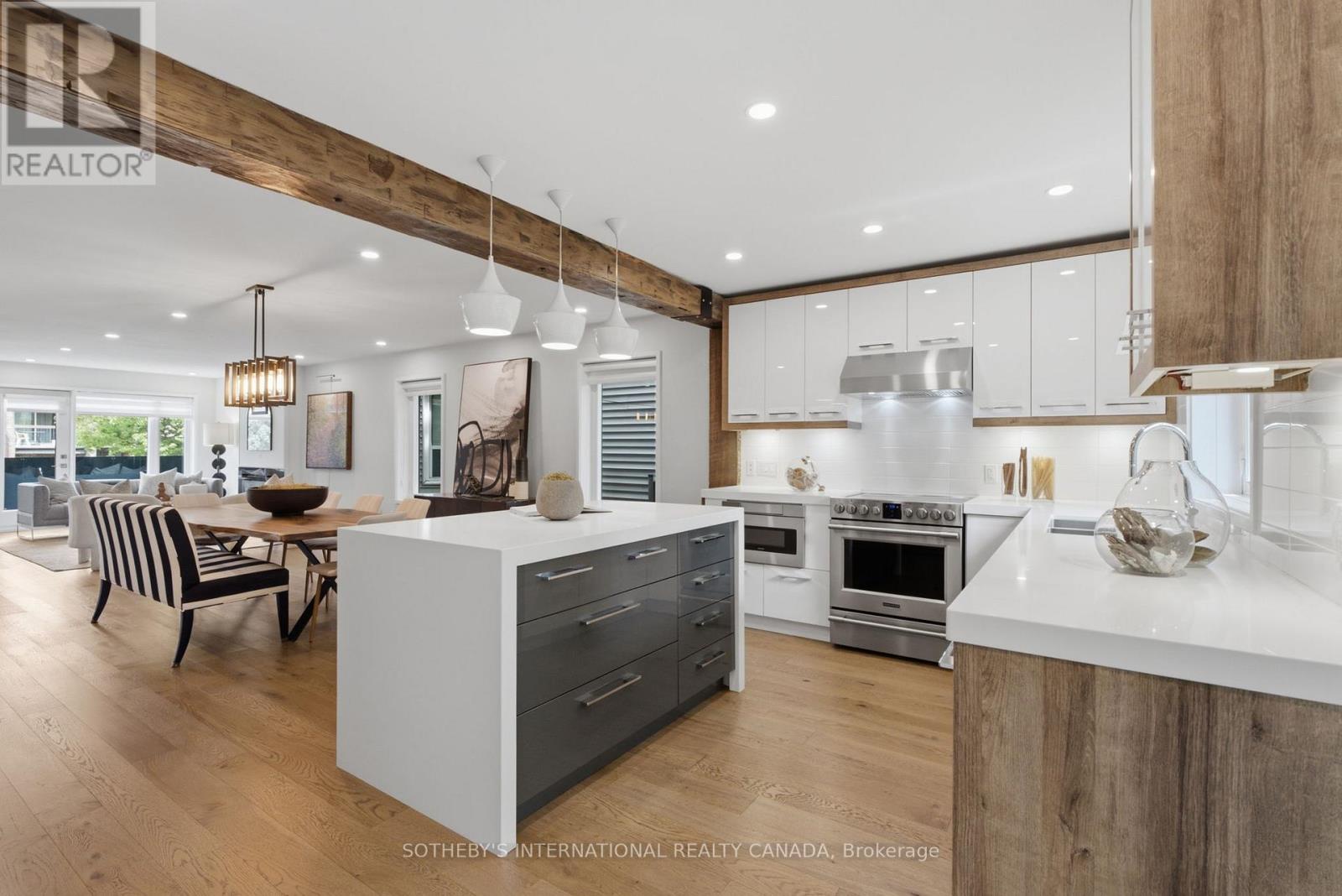 32 Eaton Avenue, Toronto (danforth), Ontario