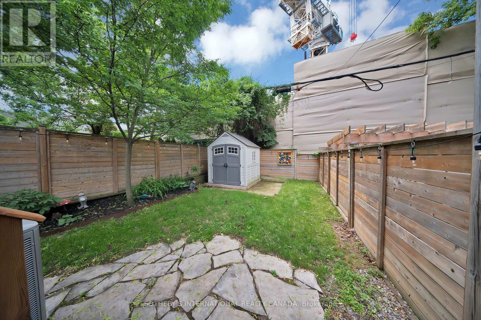 32 Eaton Avenue, Toronto (danforth), Ontario