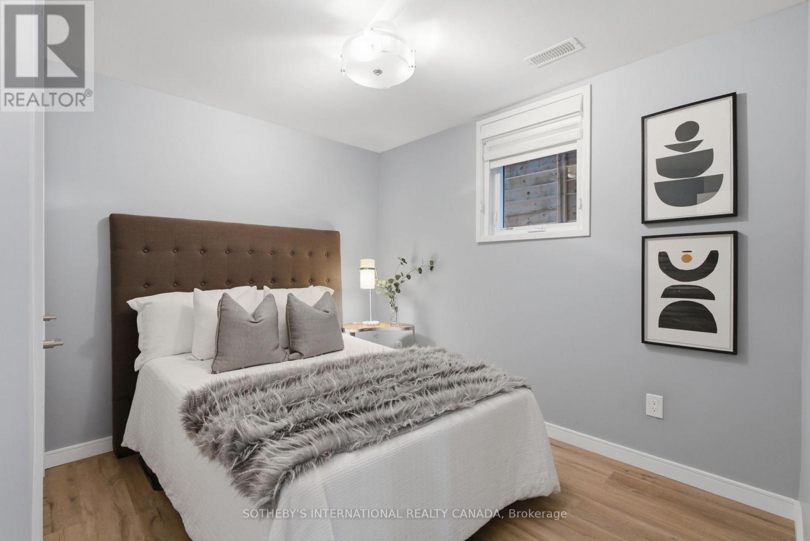 32 Eaton Avenue, Toronto (danforth), Ontario