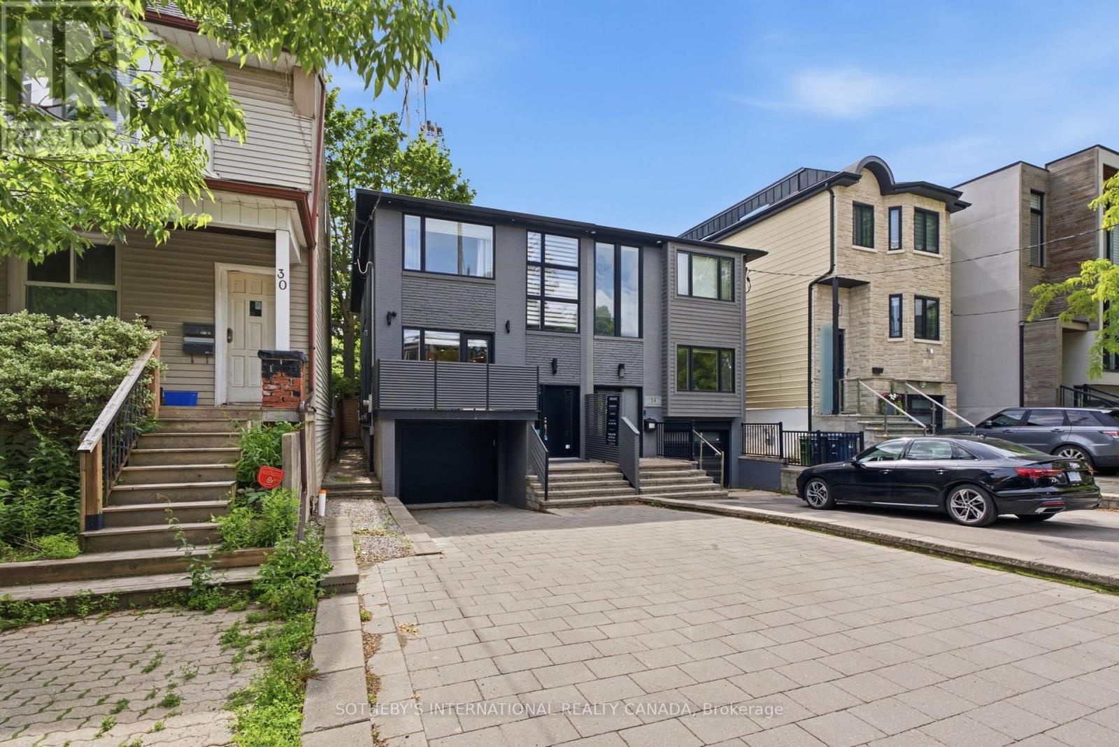 32 Eaton Avenue, Toronto (danforth), Ontario