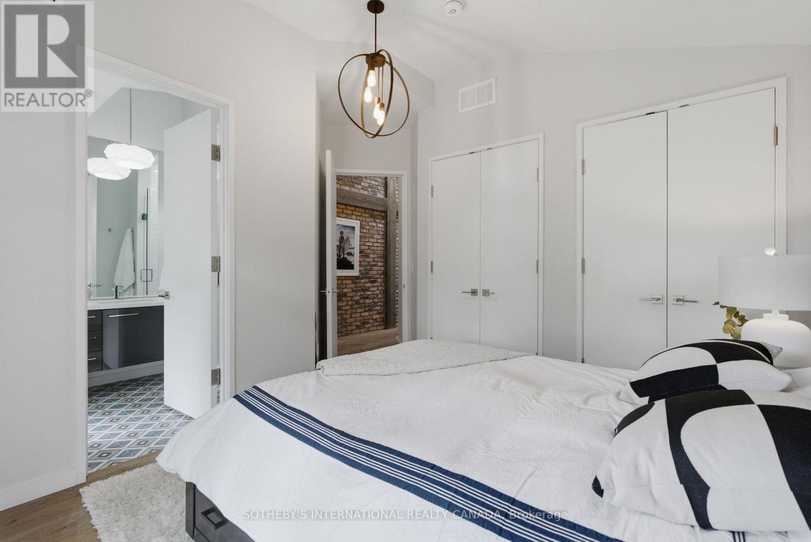 32 Eaton Avenue, Toronto (danforth), Ontario