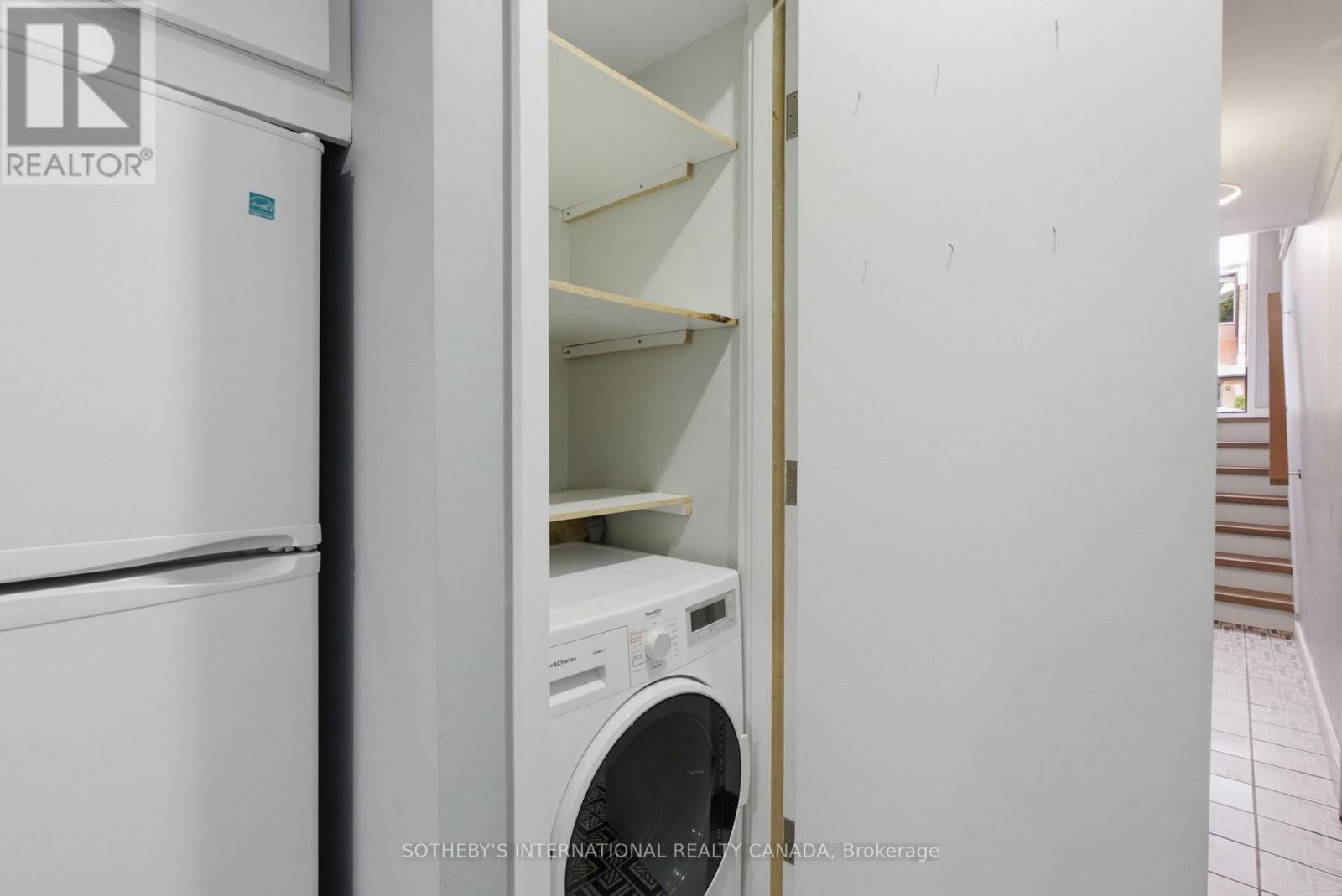 32 Eaton Avenue, Toronto (danforth), Ontario