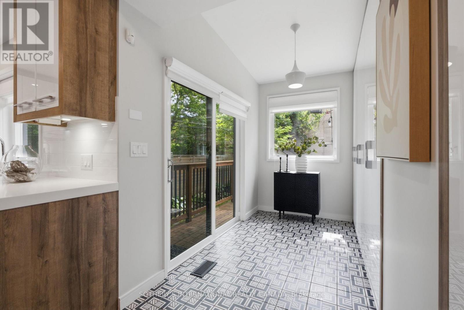 32 Eaton Avenue, Toronto (danforth), Ontario