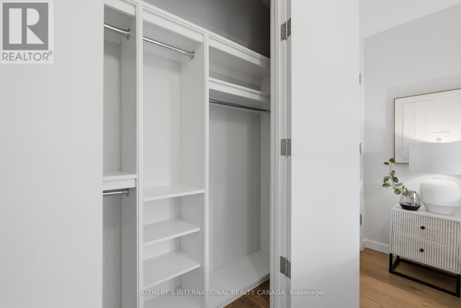 32 Eaton Avenue, Toronto (danforth), Ontario