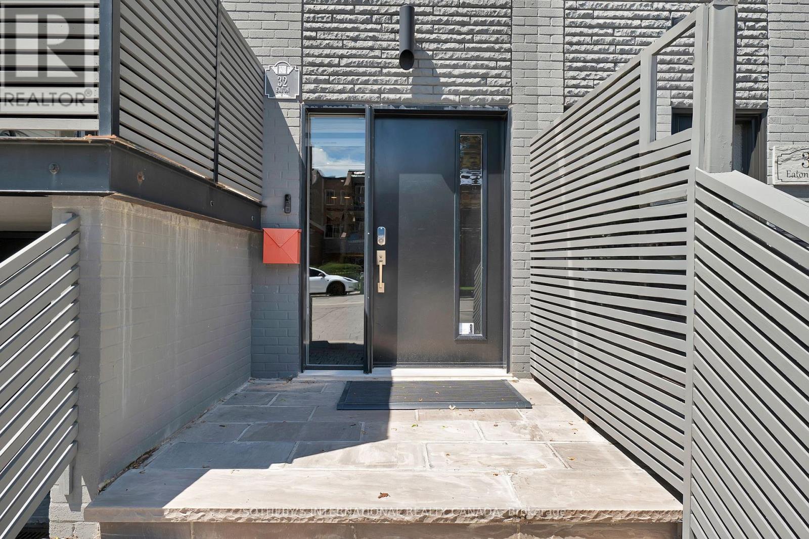 32 Eaton Avenue, Toronto (danforth), Ontario