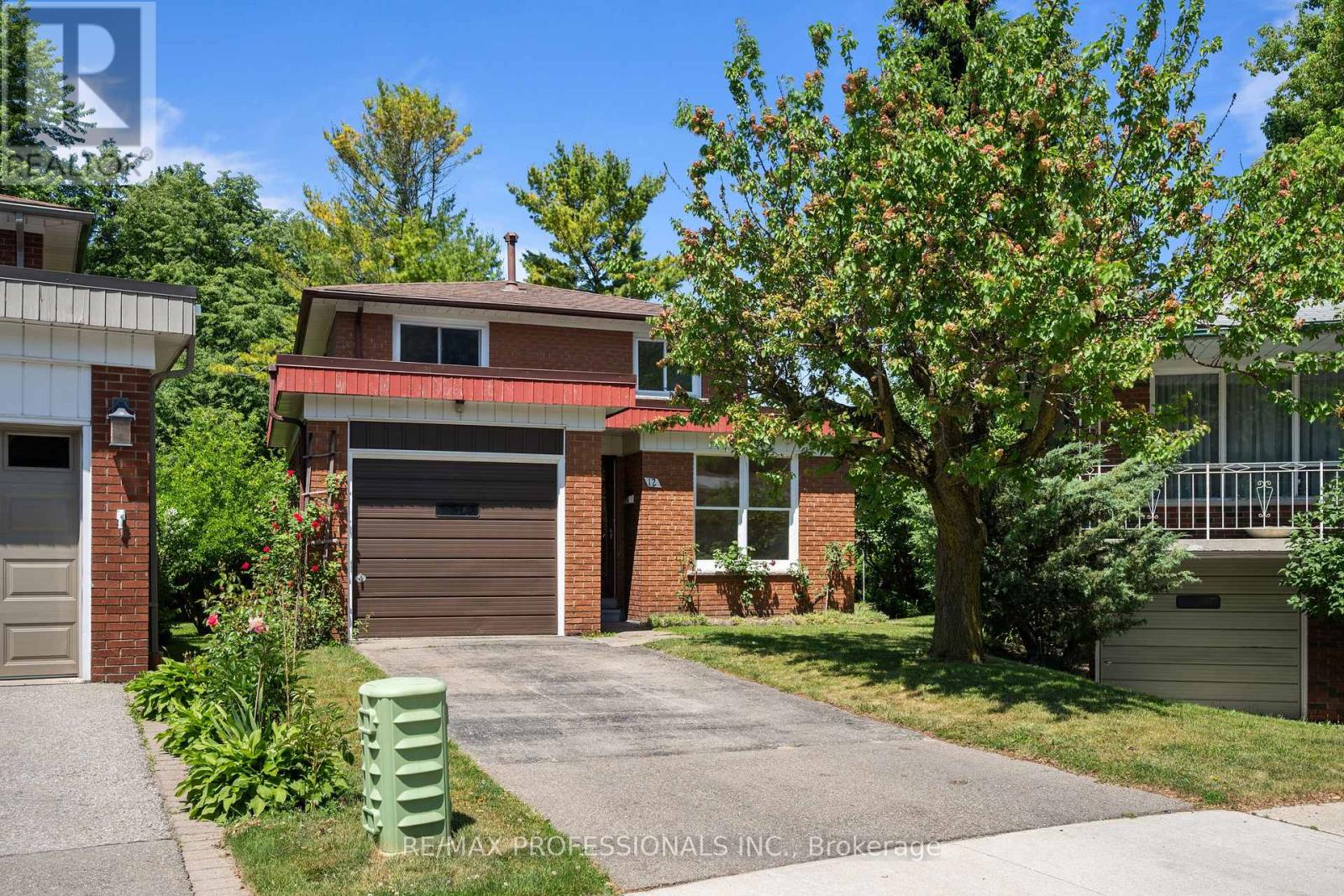 12 Ormskirk Court, Toronto (high Park-swansea), Ontario