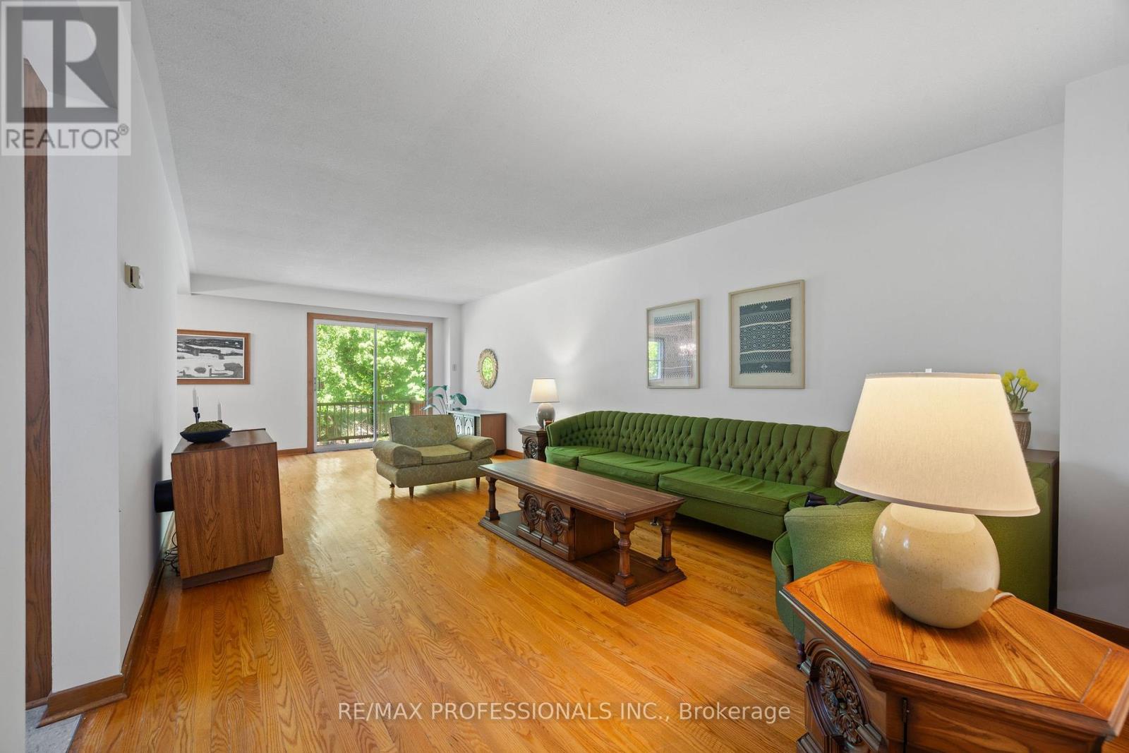 12 Ormskirk Court, Toronto (high Park-swansea), Ontario