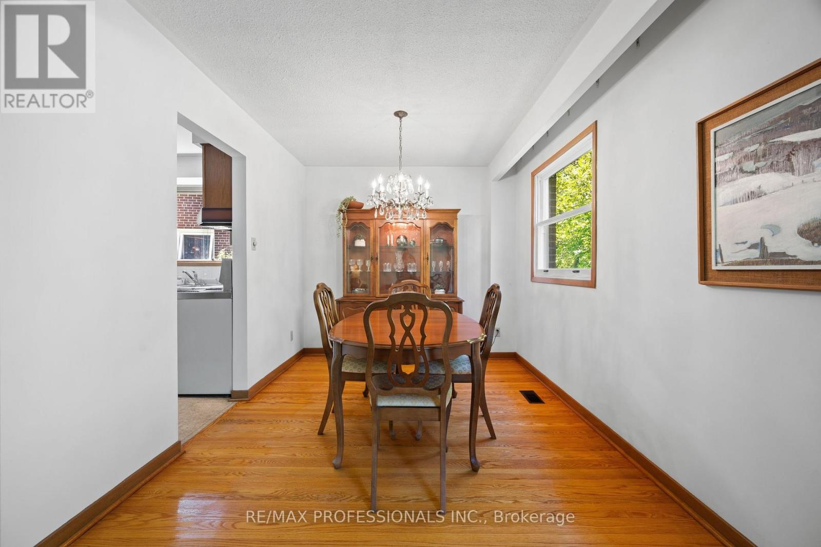 12 Ormskirk Court, Toronto (high Park-swansea), Ontario