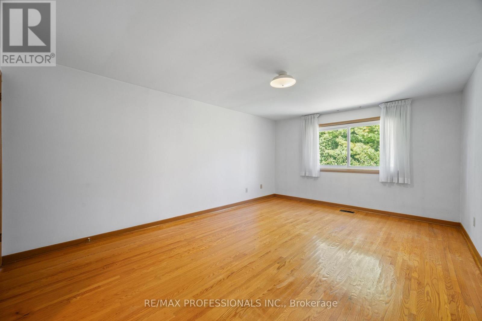 12 Ormskirk Court, Toronto (high Park-swansea), Ontario