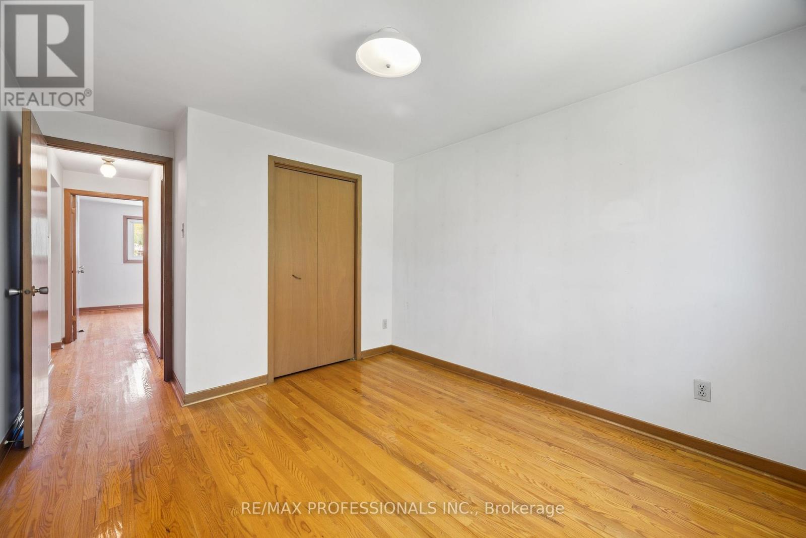 12 Ormskirk Court, Toronto (high Park-swansea), Ontario