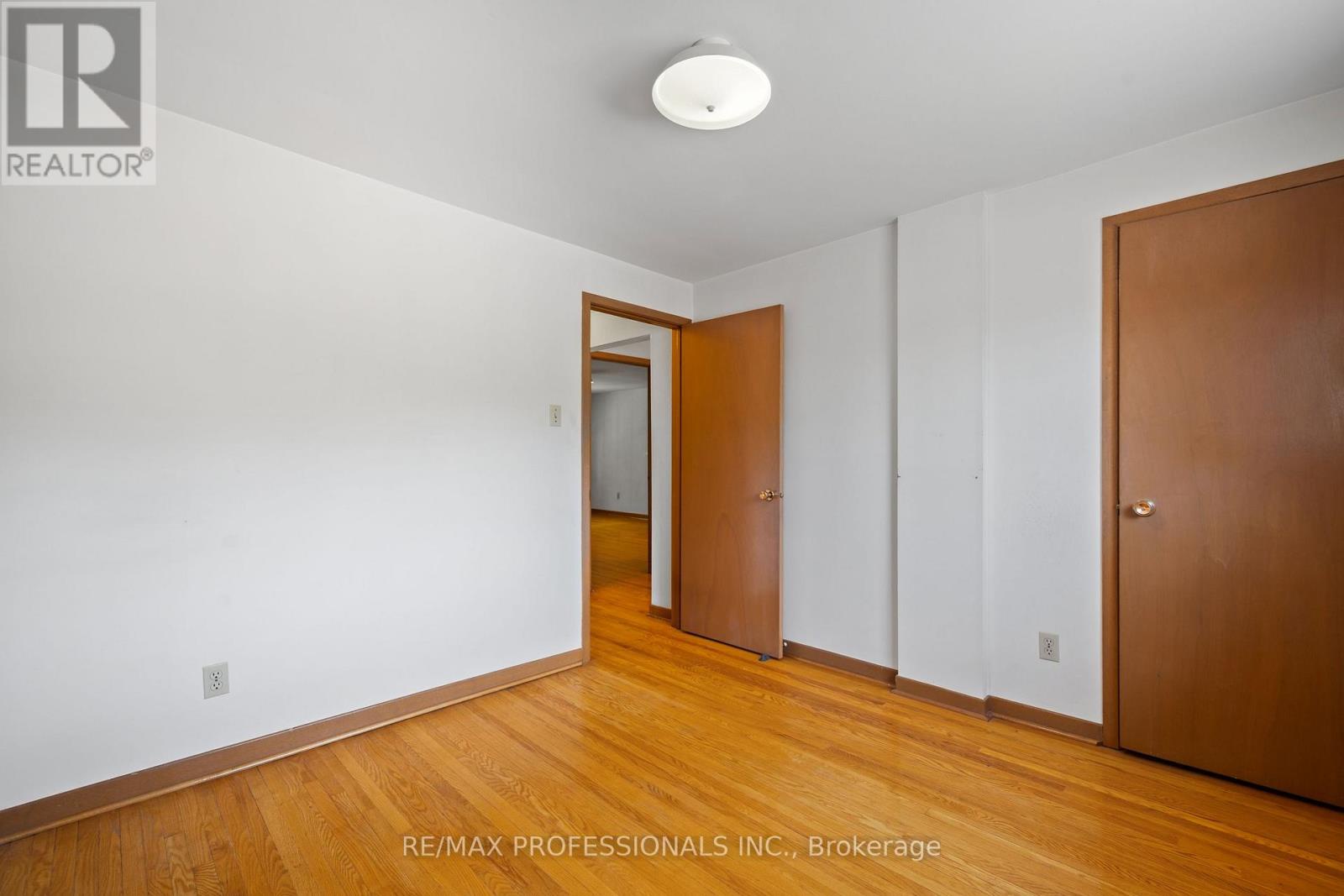 12 Ormskirk Court, Toronto (high Park-swansea), Ontario