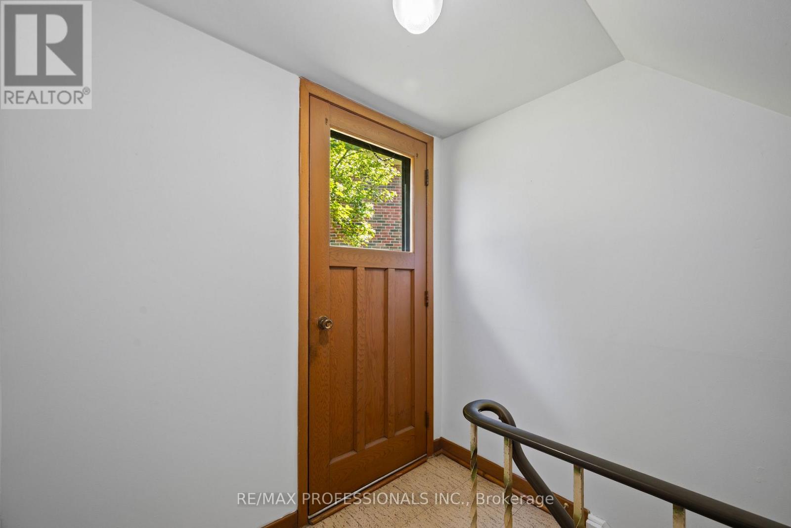 12 Ormskirk Court, Toronto (high Park-swansea), Ontario