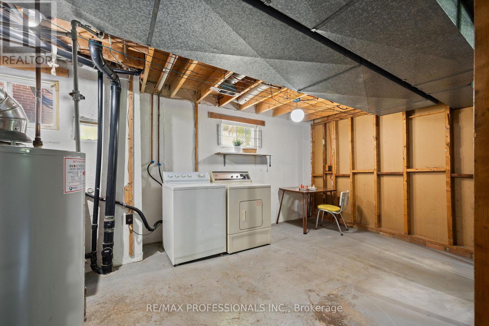 12 Ormskirk Court, Toronto (high Park-swansea), Ontario