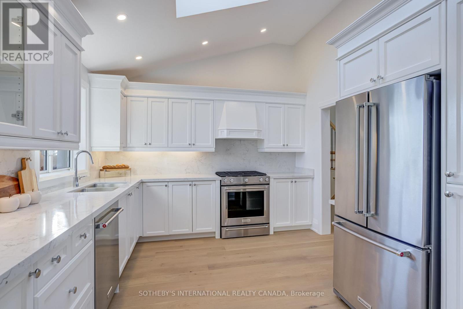 34 Euphrasia Drive, Toronto (yorkdale-glen Park), Ontario