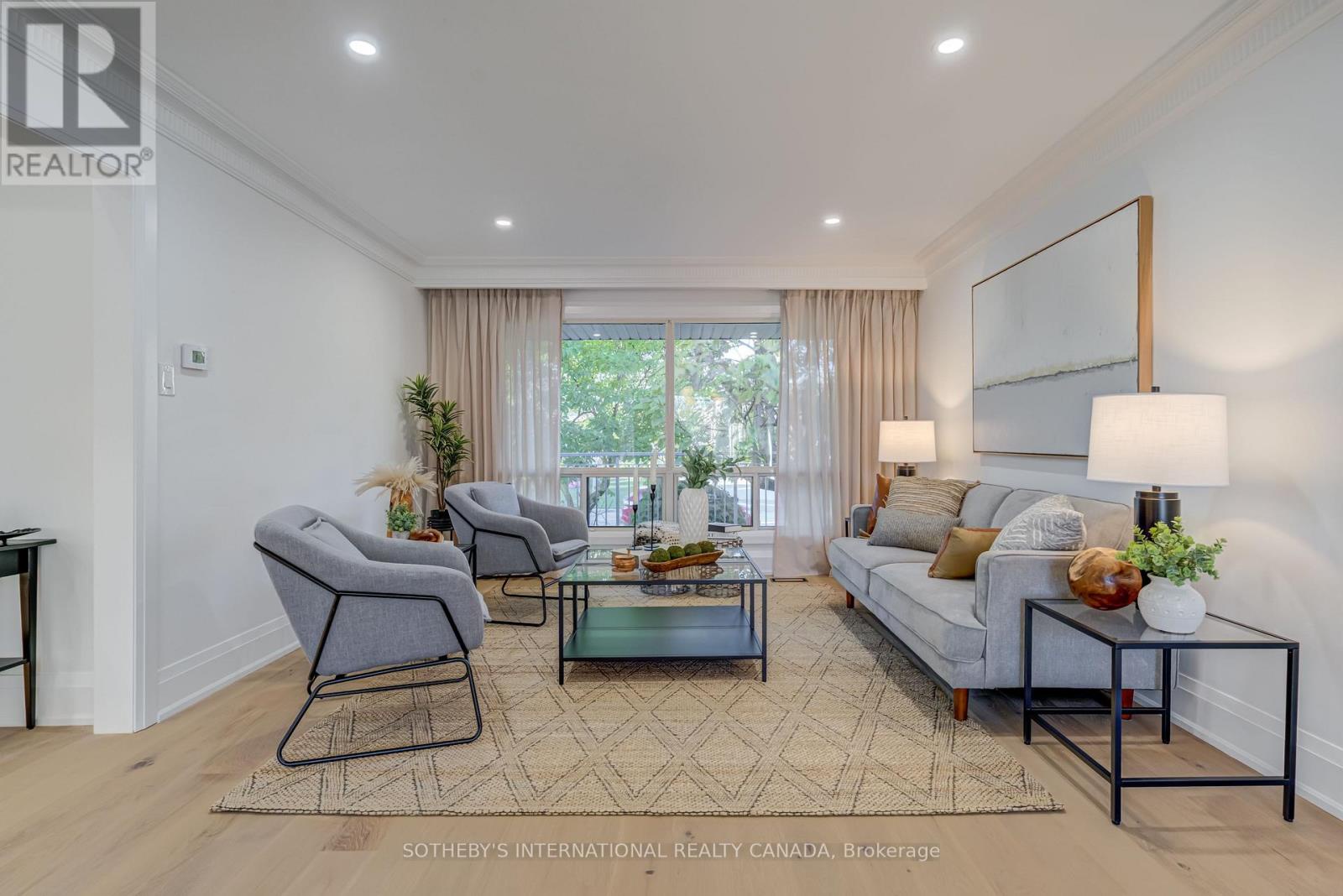 34 Euphrasia Drive, Toronto (yorkdale-glen Park), Ontario