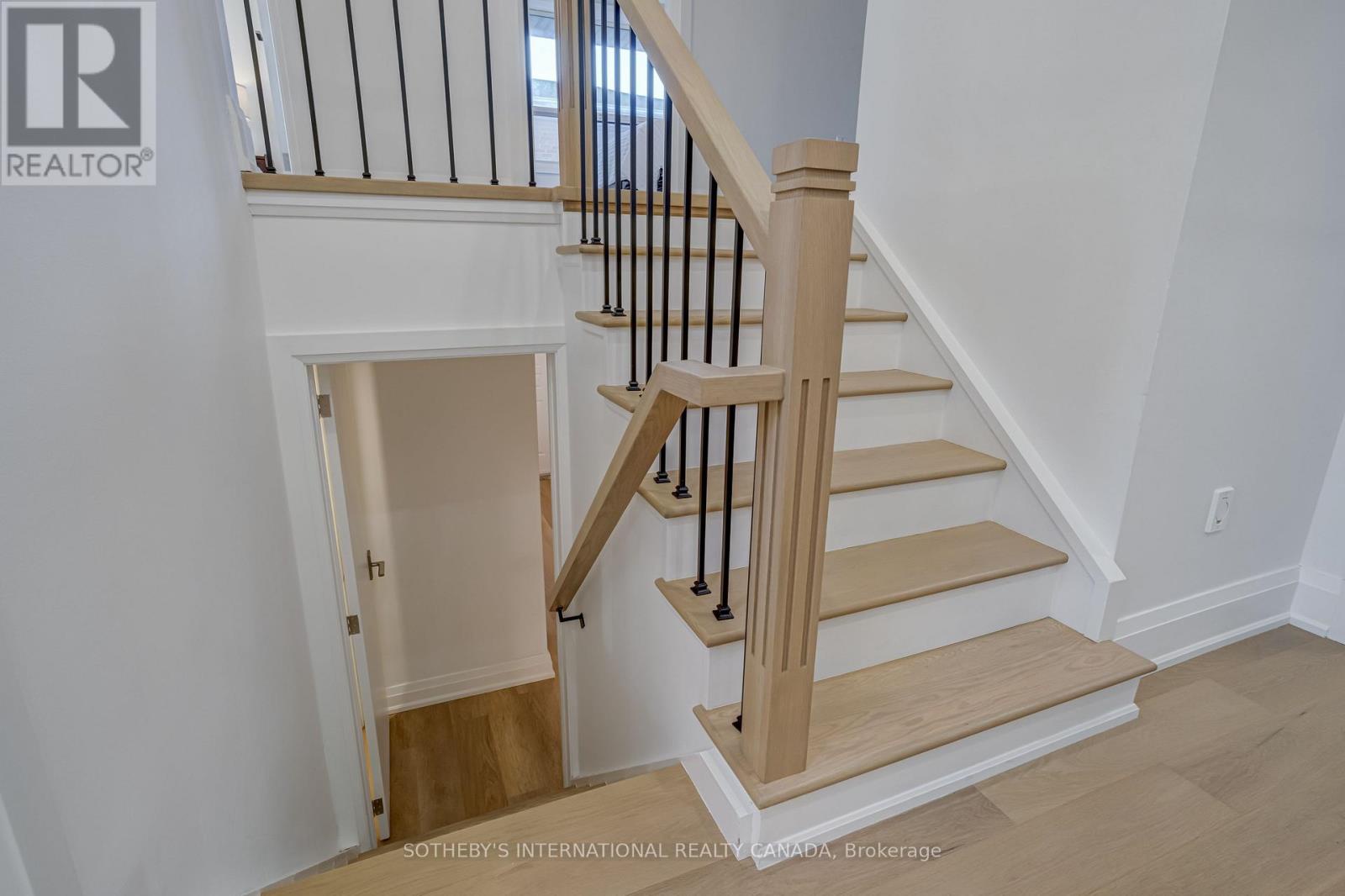 34 Euphrasia Drive, Toronto (yorkdale-glen Park), Ontario