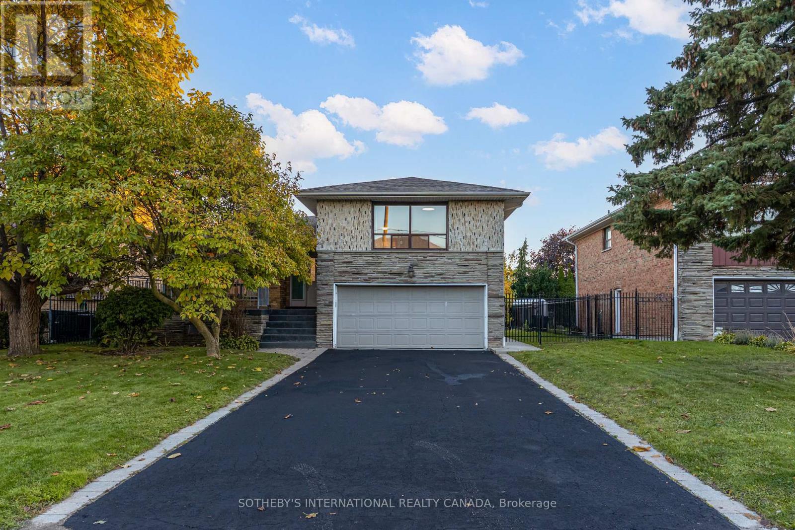 34 Euphrasia Drive, Toronto (yorkdale-glen Park), Ontario
