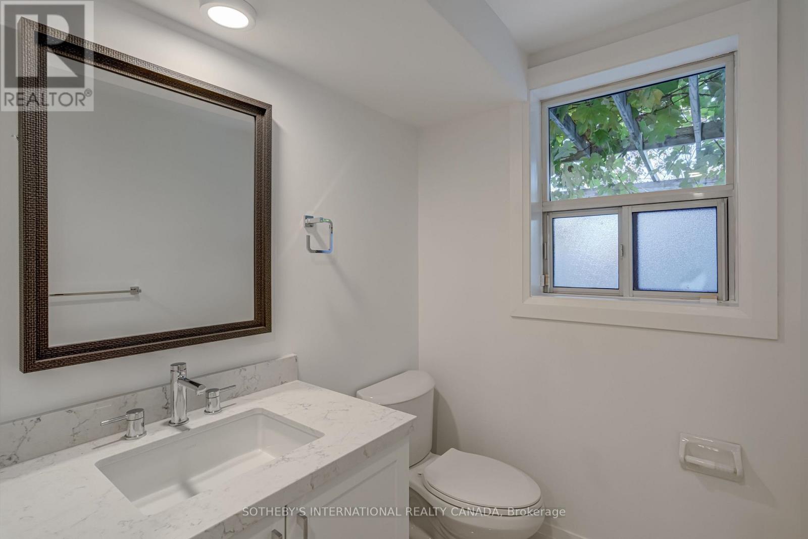 34 Euphrasia Drive, Toronto (yorkdale-glen Park), Ontario