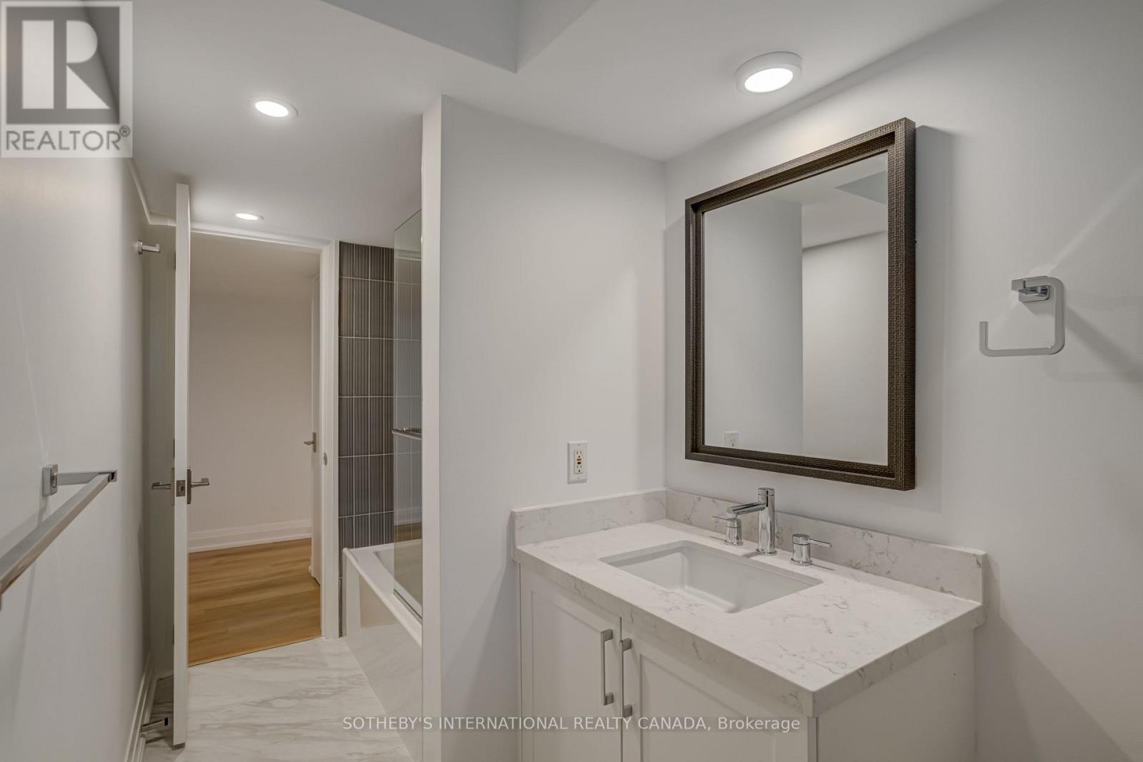 34 Euphrasia Drive, Toronto (yorkdale-glen Park), Ontario