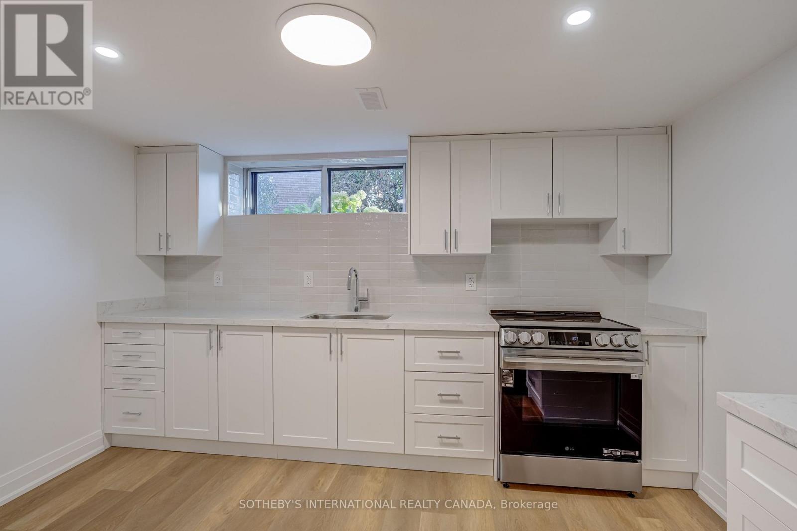 34 Euphrasia Drive, Toronto (yorkdale-glen Park), Ontario