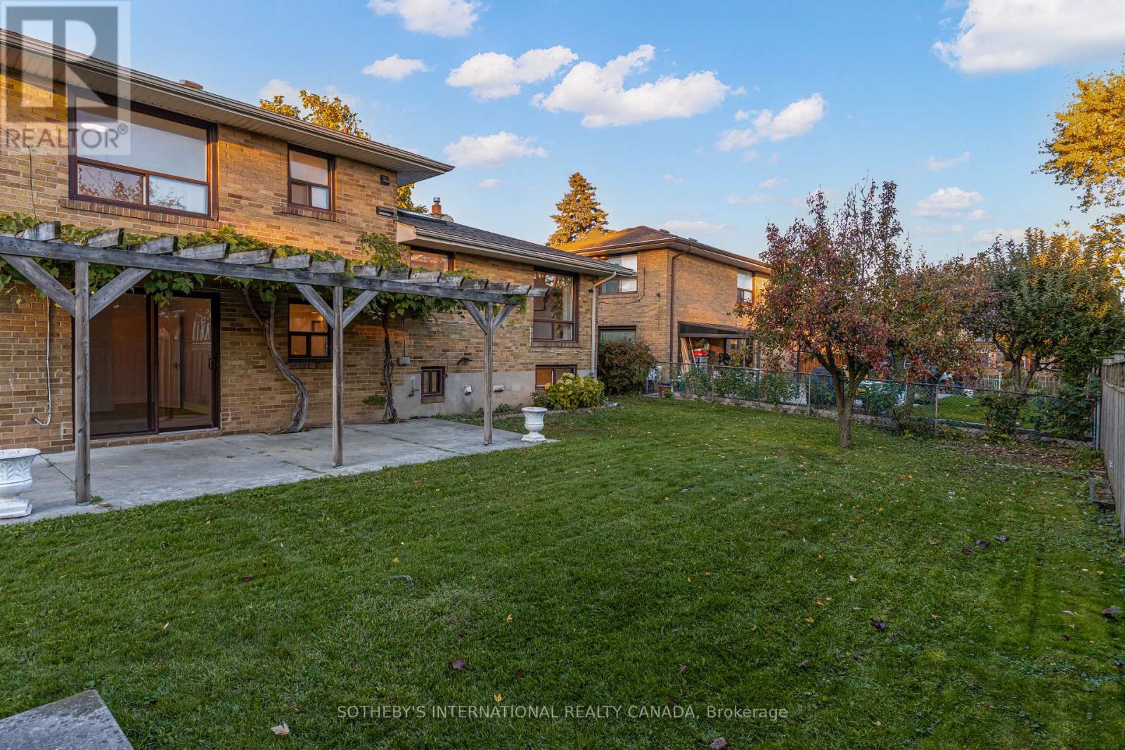34 Euphrasia Drive, Toronto (yorkdale-glen Park), Ontario