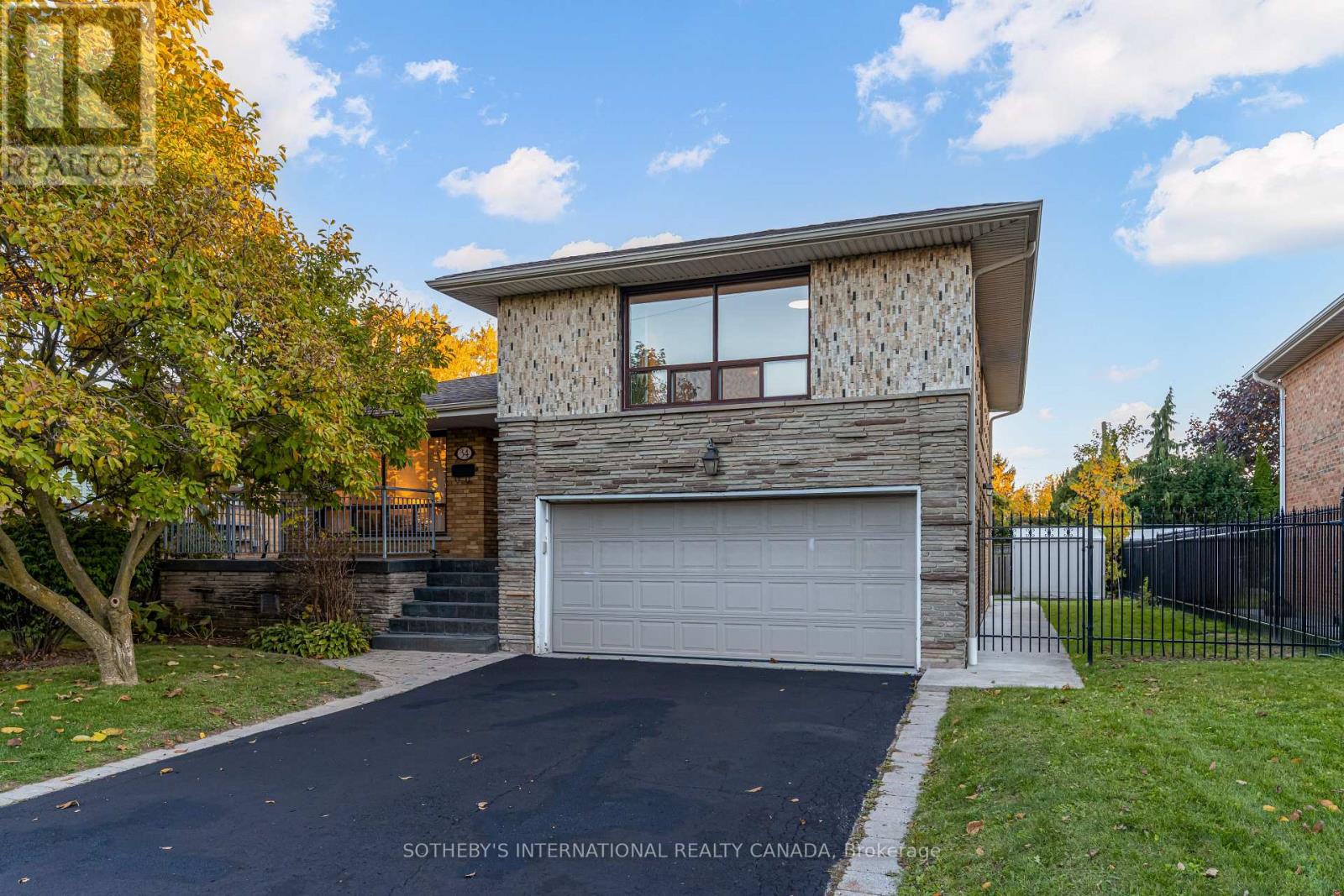 34 Euphrasia Drive, Toronto (yorkdale-glen Park), Ontario
