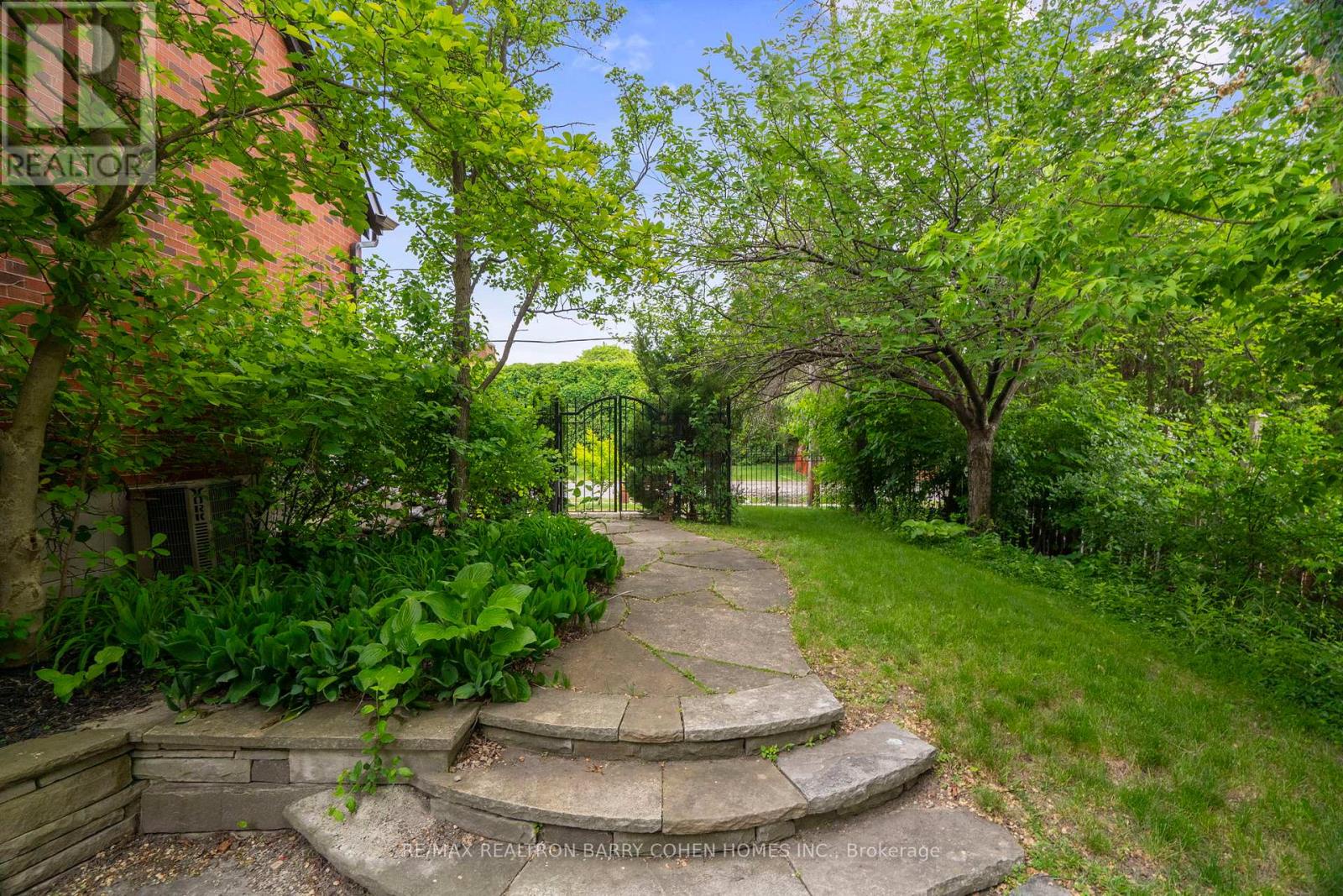 40 Old Colony Road, Toronto (st. Andrew-windfields), Ontario
