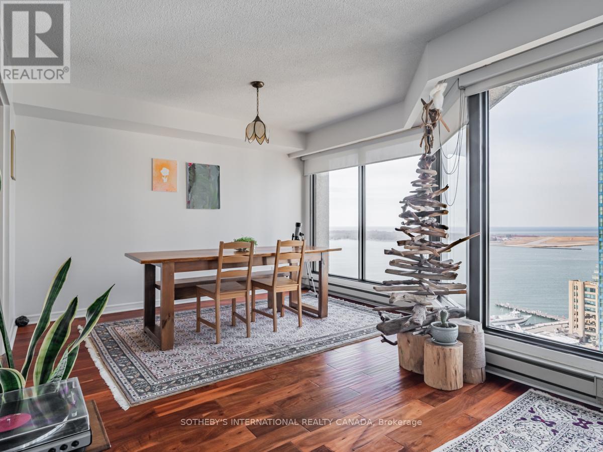 2204 - 65 Harbour Square, Toronto (waterfront Communities), Ontario