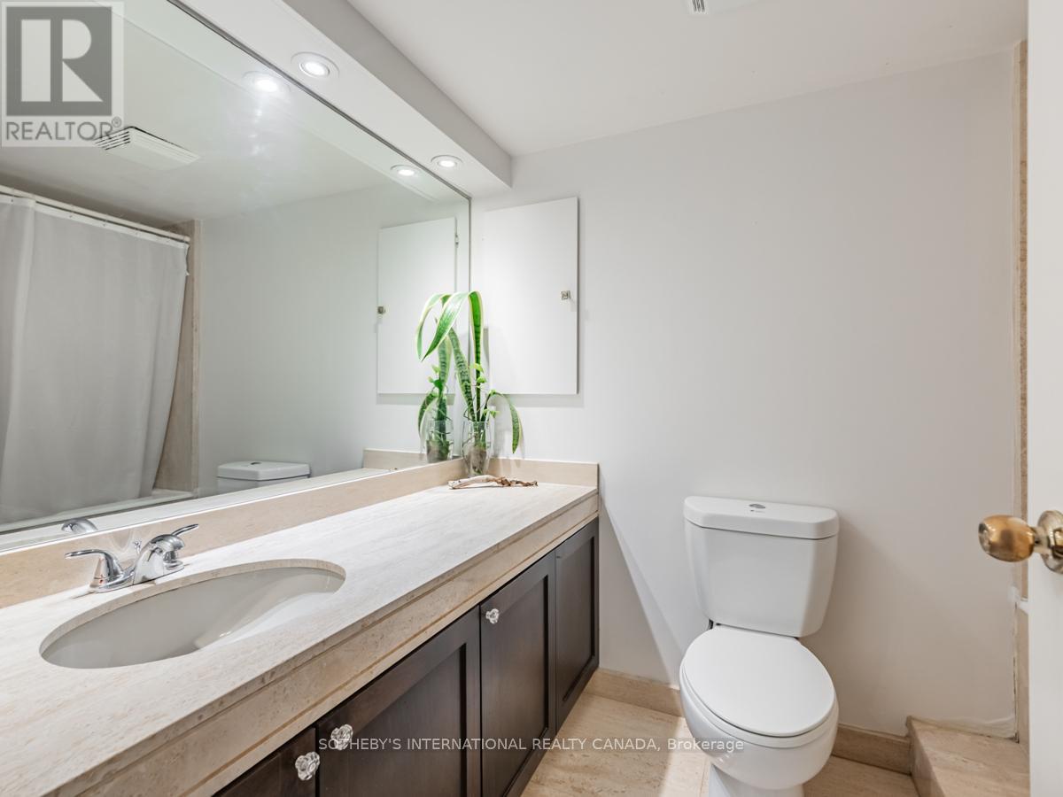 2204 - 65 Harbour Square, Toronto (waterfront Communities), Ontario