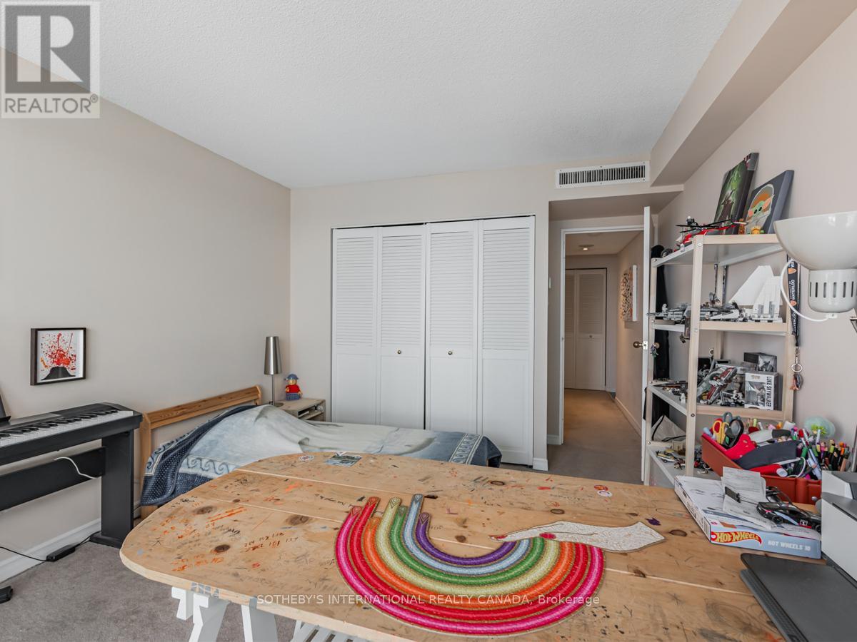 2204 - 65 Harbour Square, Toronto (waterfront Communities), Ontario