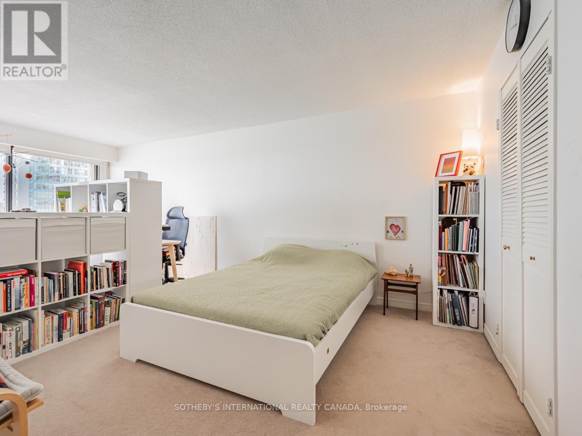 2204 - 65 Harbour Square, Toronto (waterfront Communities), Ontario