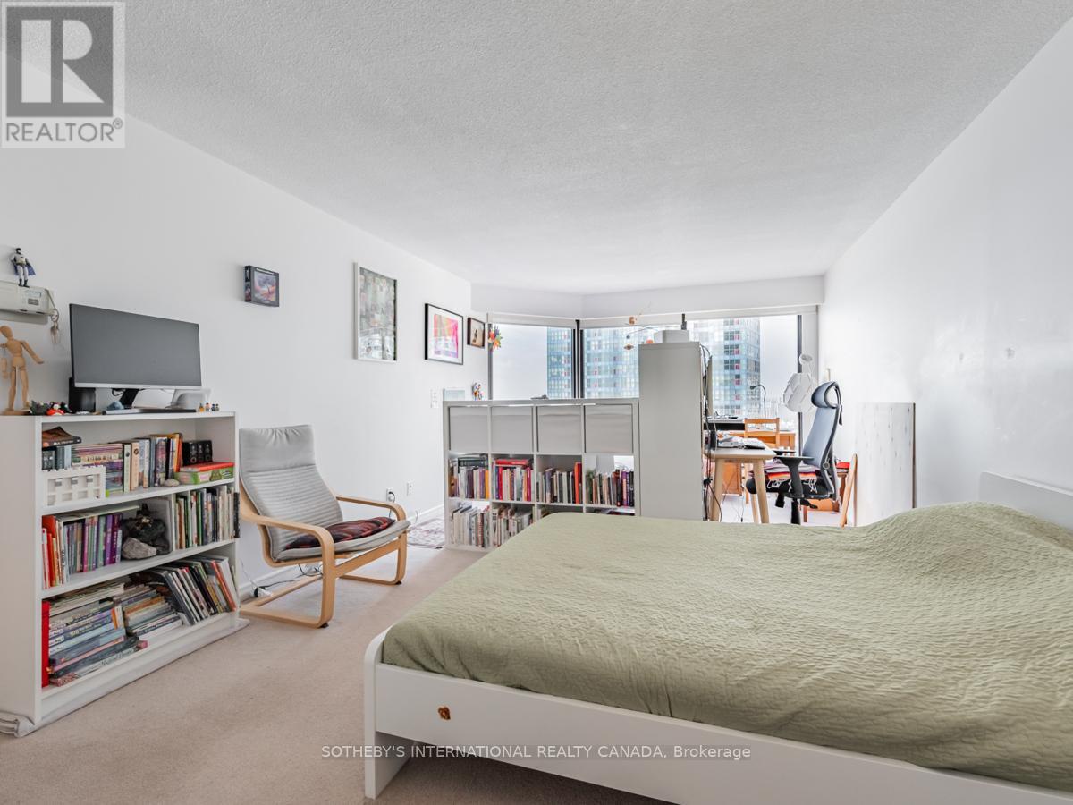 2204 - 65 Harbour Square, Toronto (waterfront Communities), Ontario