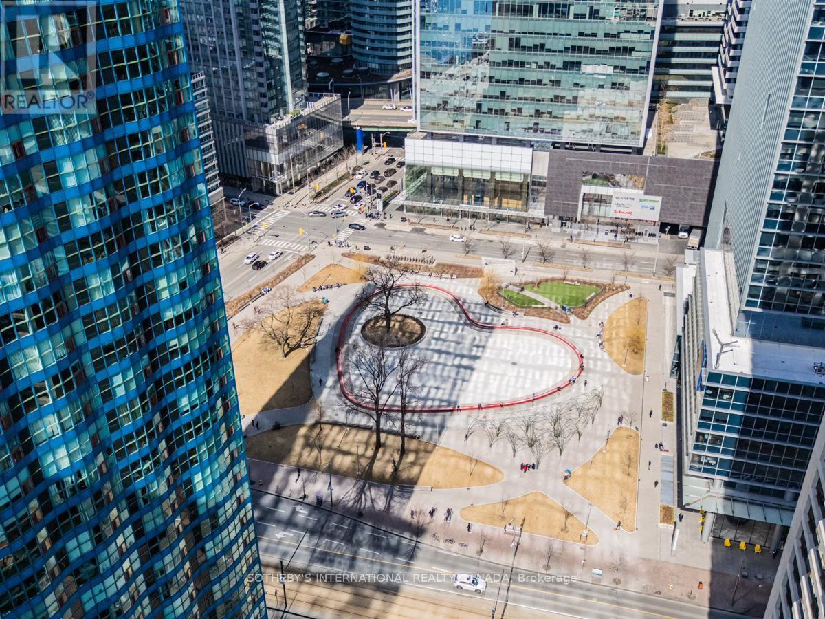 2204 - 65 Harbour Square, Toronto (waterfront Communities), Ontario
