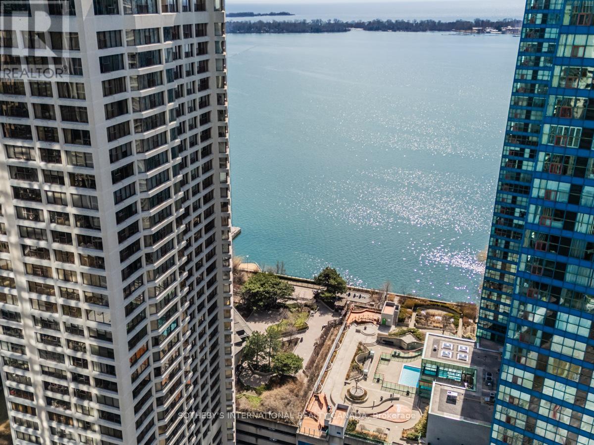 2204 - 65 Harbour Square, Toronto (waterfront Communities), Ontario