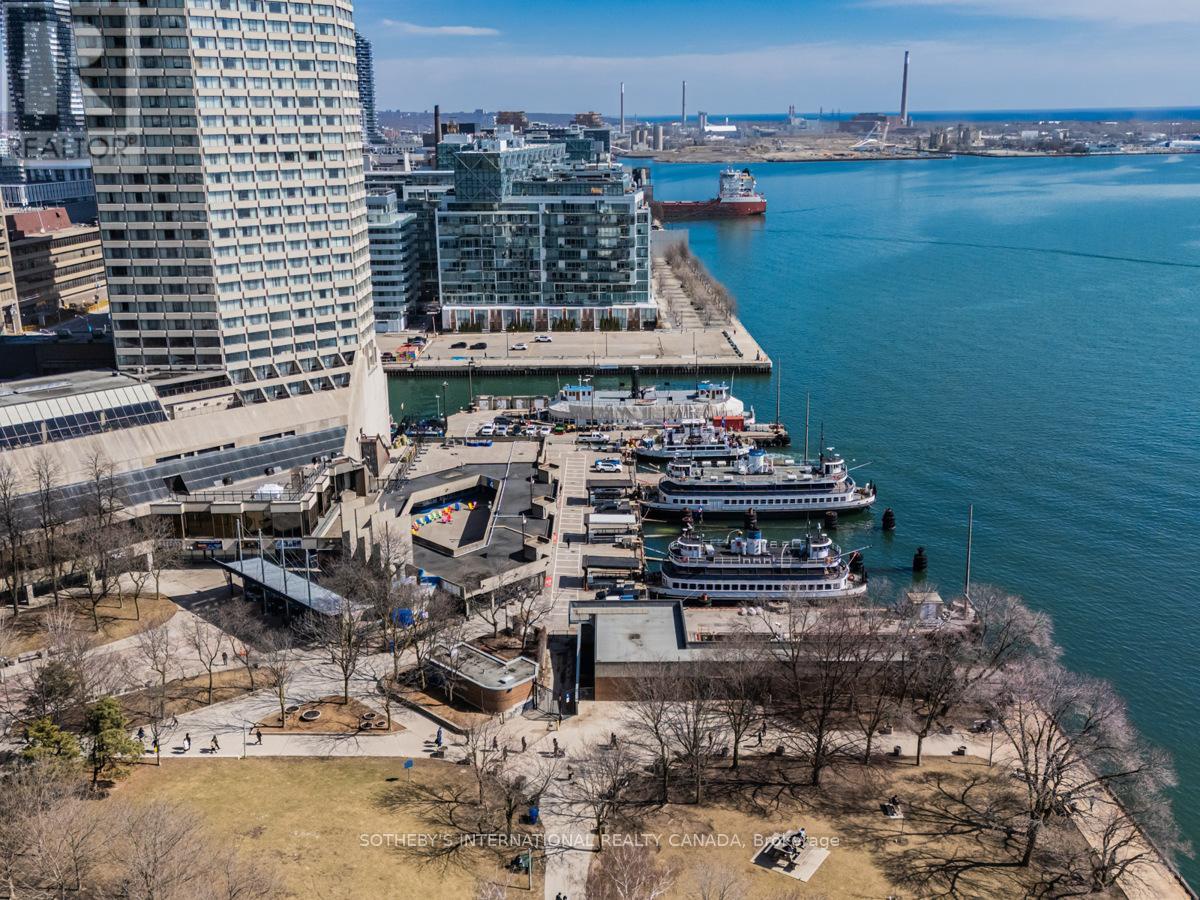 2204 - 65 Harbour Square, Toronto (waterfront Communities), Ontario